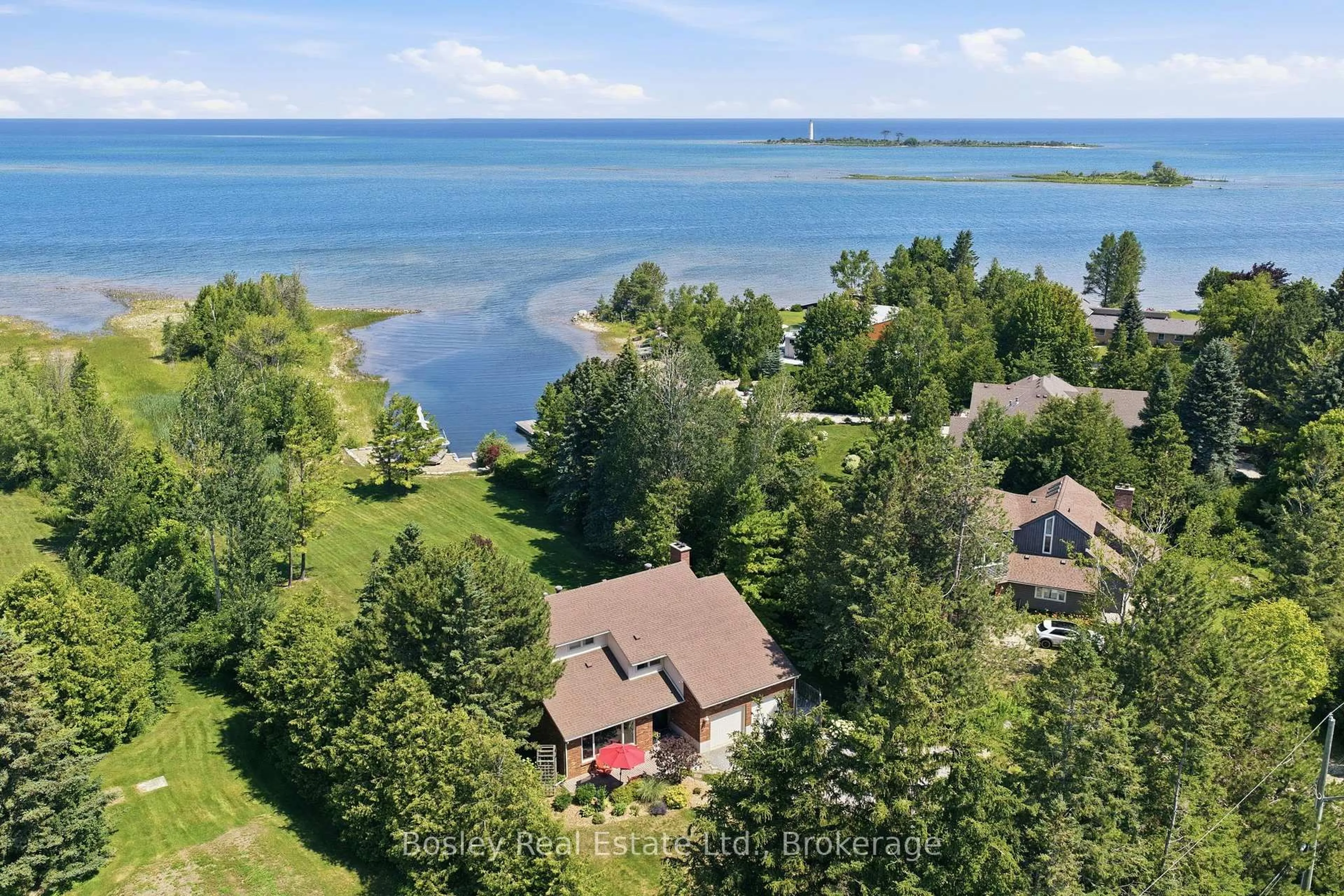 A pic from outside/outdoor area/front of a property/back of a property/a pic from drone, water/lake/river/ocean view for 124 Bartlett Blvd, Collingwood Ontario L9Y 5C9