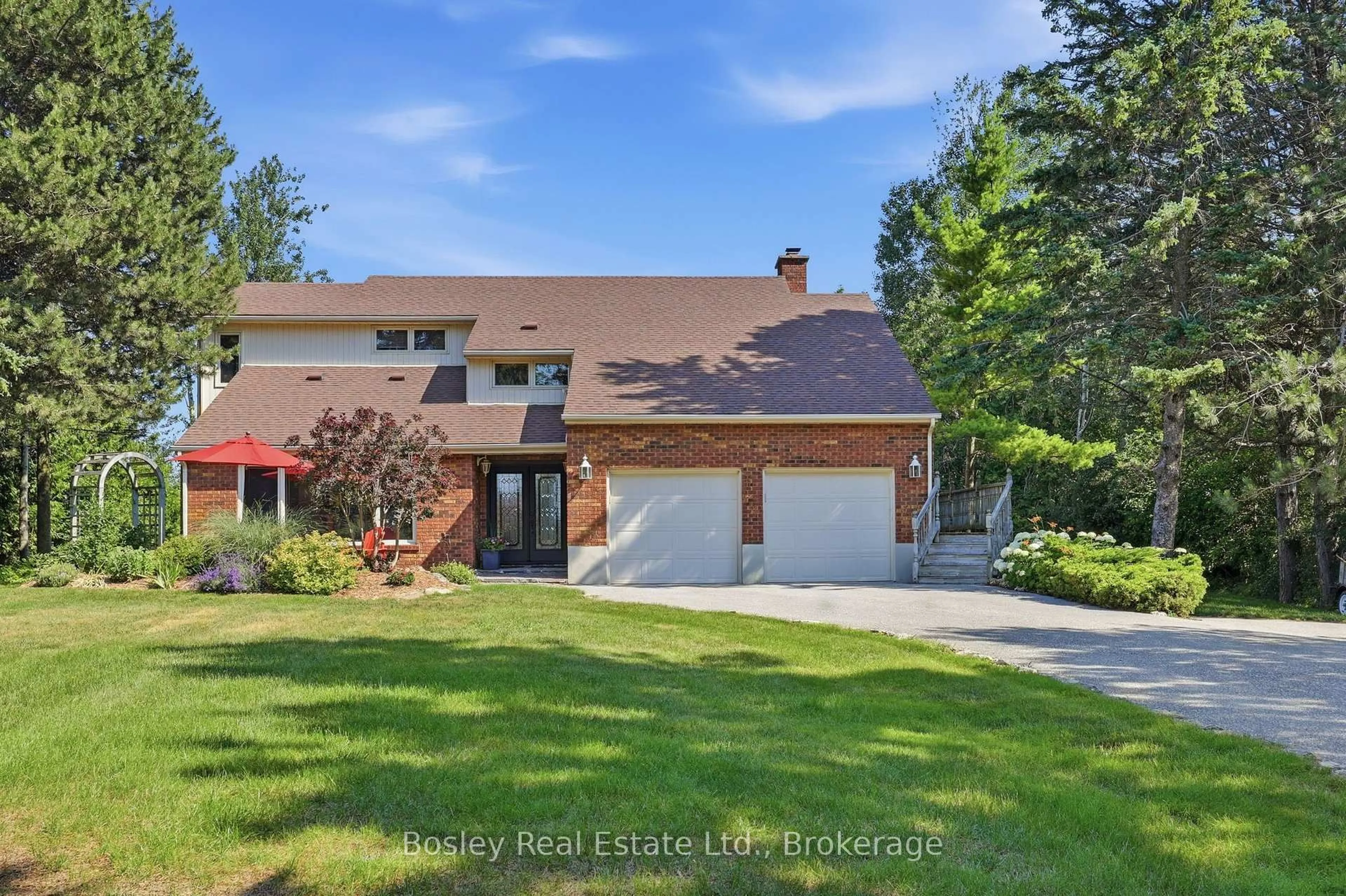 Home with brick exterior material, street for 124 Bartlett Blvd, Collingwood Ontario L9Y 5C9