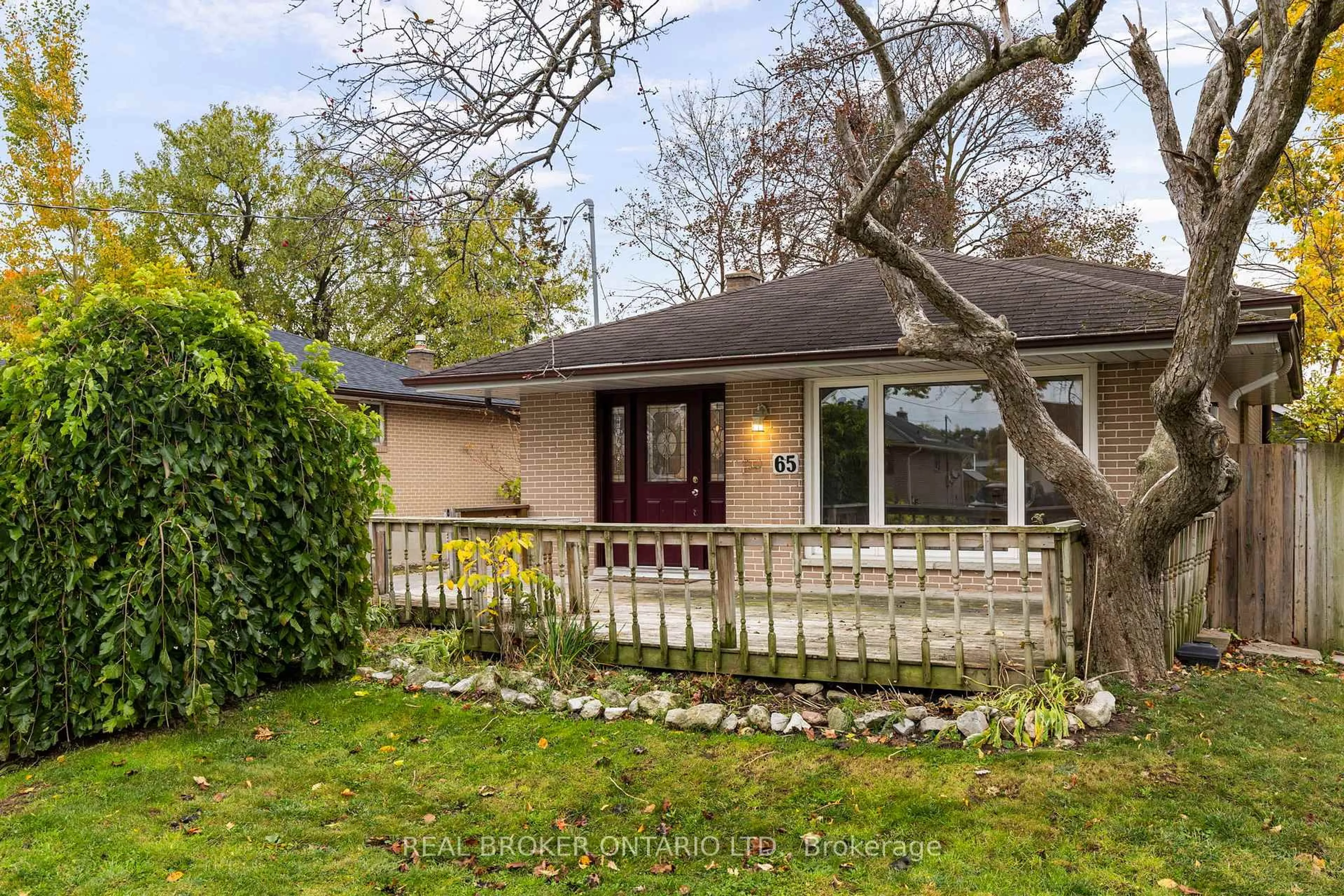 Patio, unknown for 65 Ottaway Ave, Barrie Ontario L4M 2X1