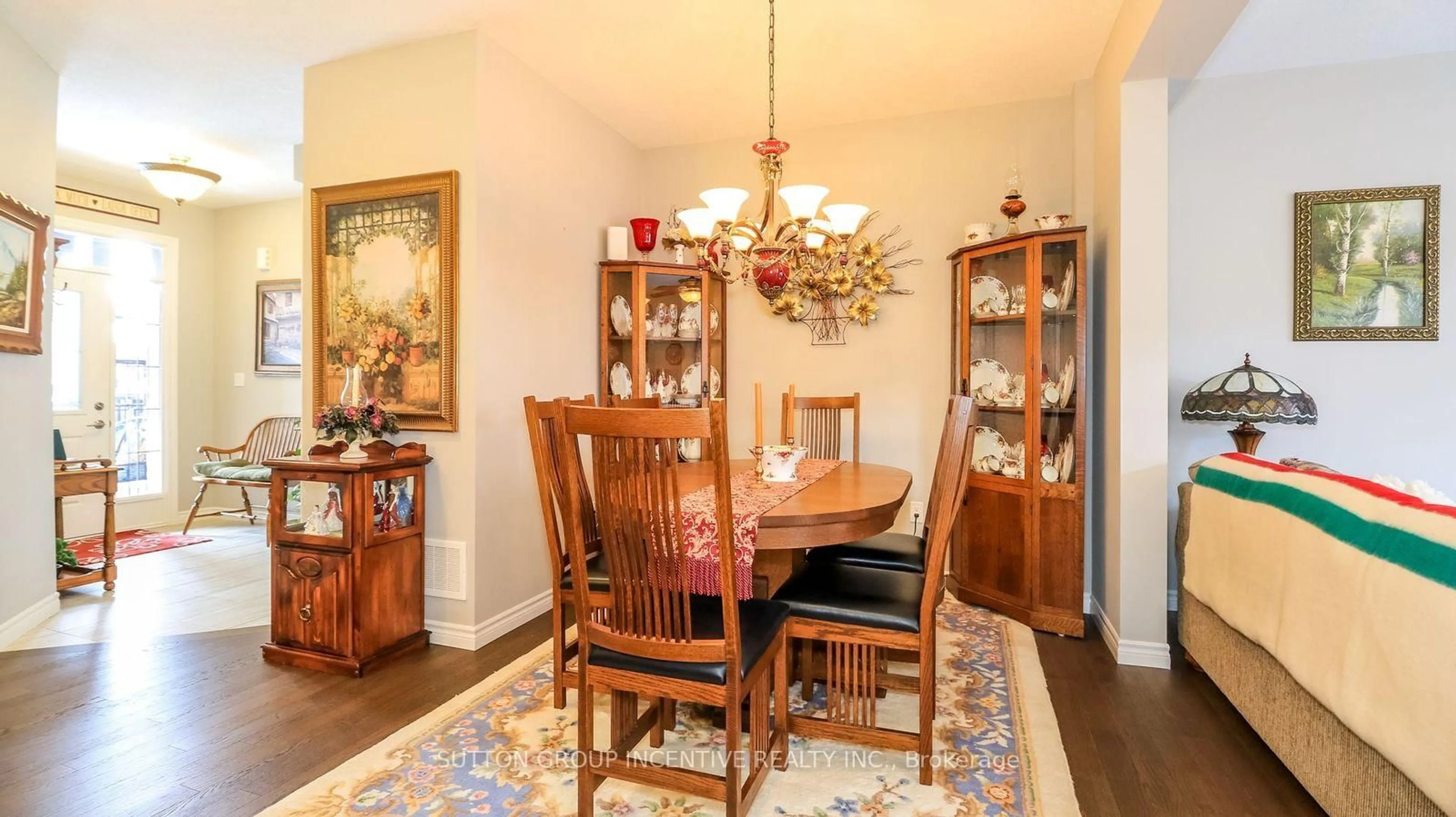 Dining room, wood/laminate floor for 1012 Wright Dr, Midland Ontario L4R 0E4