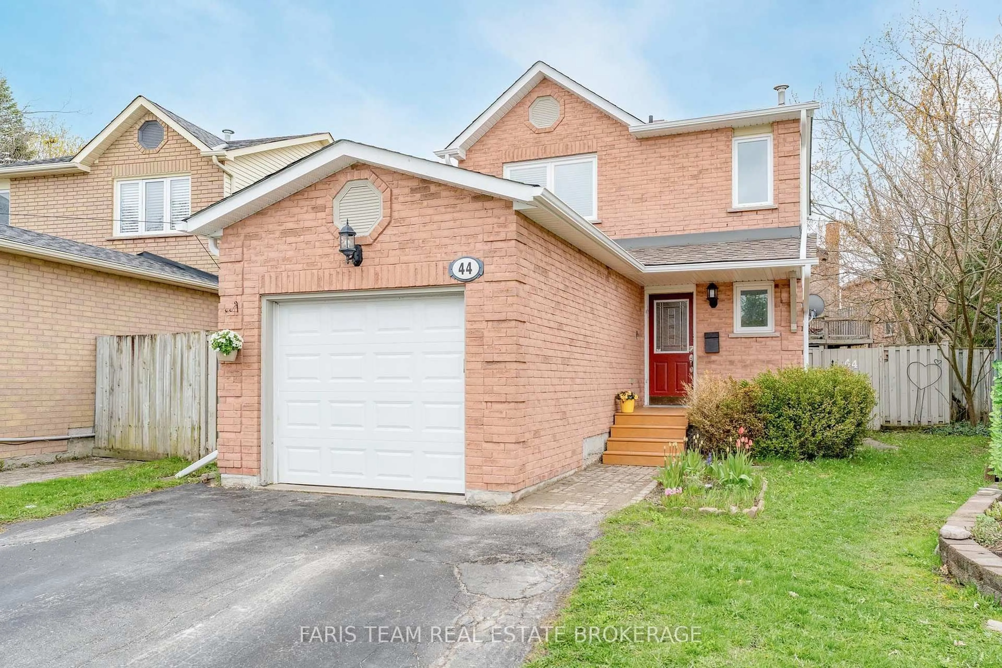 Home with brick exterior material, street for 44 Hadden Cres, Barrie Ontario L4M 6G6