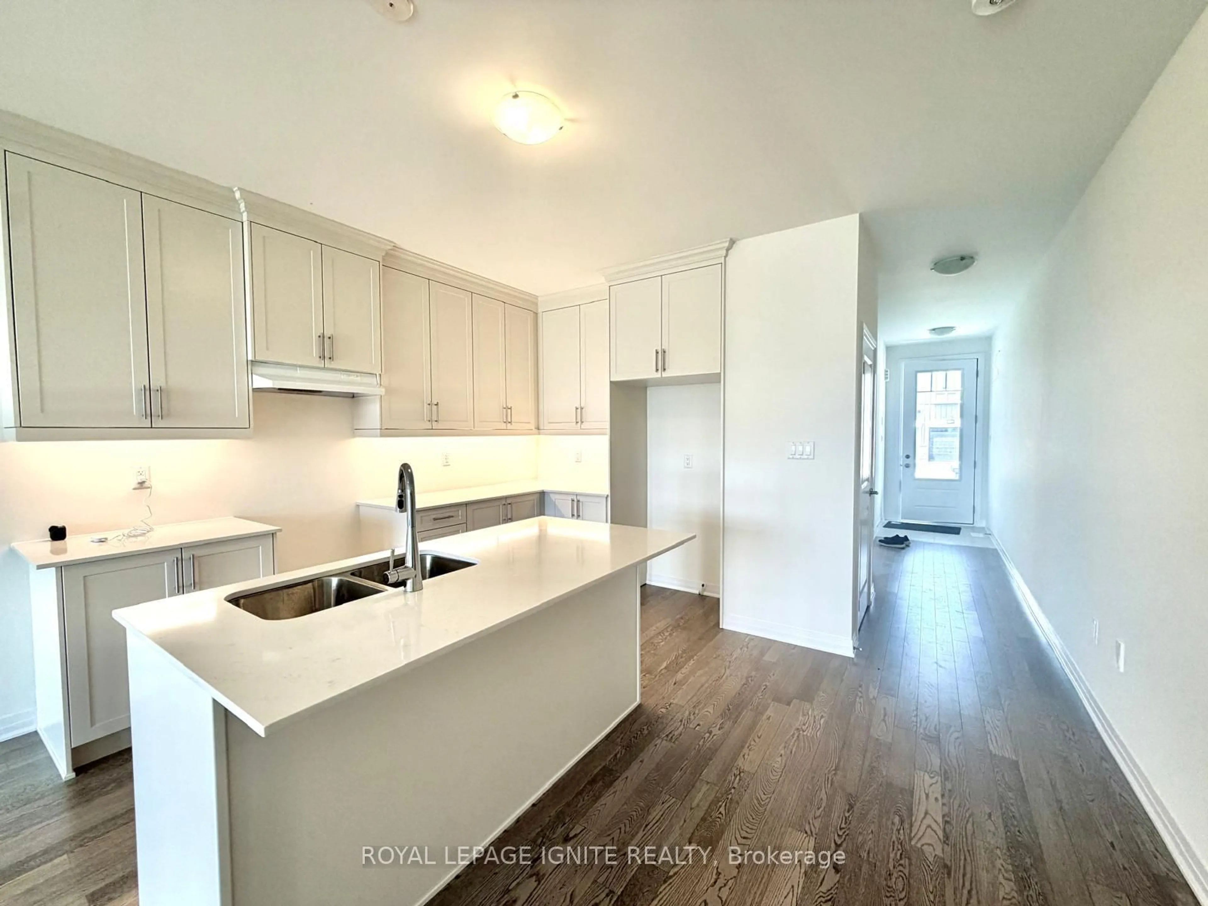 Open concept kitchen, unknown for 551 Hudson St, Midland Ontario L4R 0J2