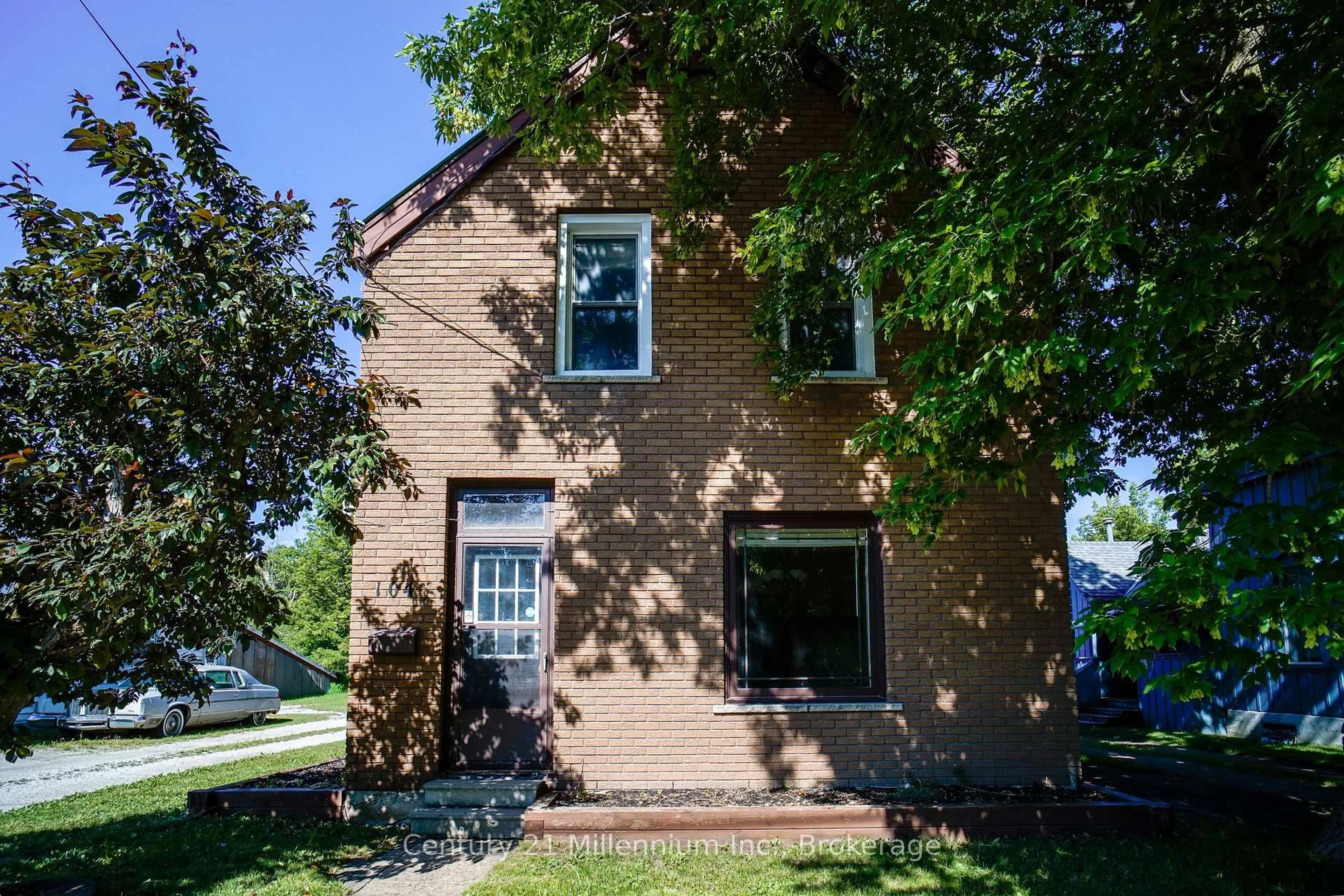 Home with brick exterior material, street for 104 Spruce St, Collingwood Ontario L9Y 3G7