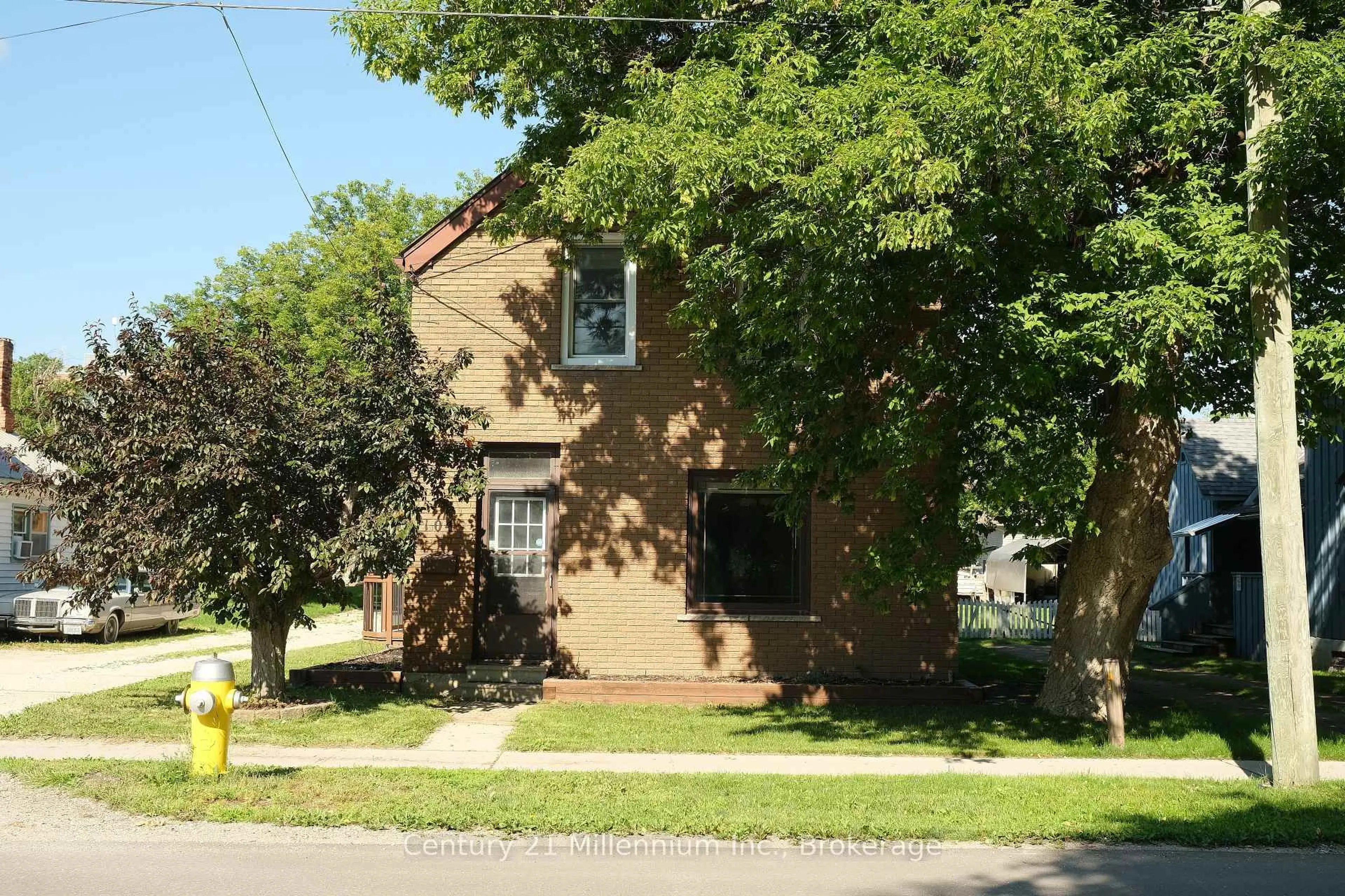 Home with brick exterior material, street for 104 Spruce St, Collingwood Ontario L9Y 3G7