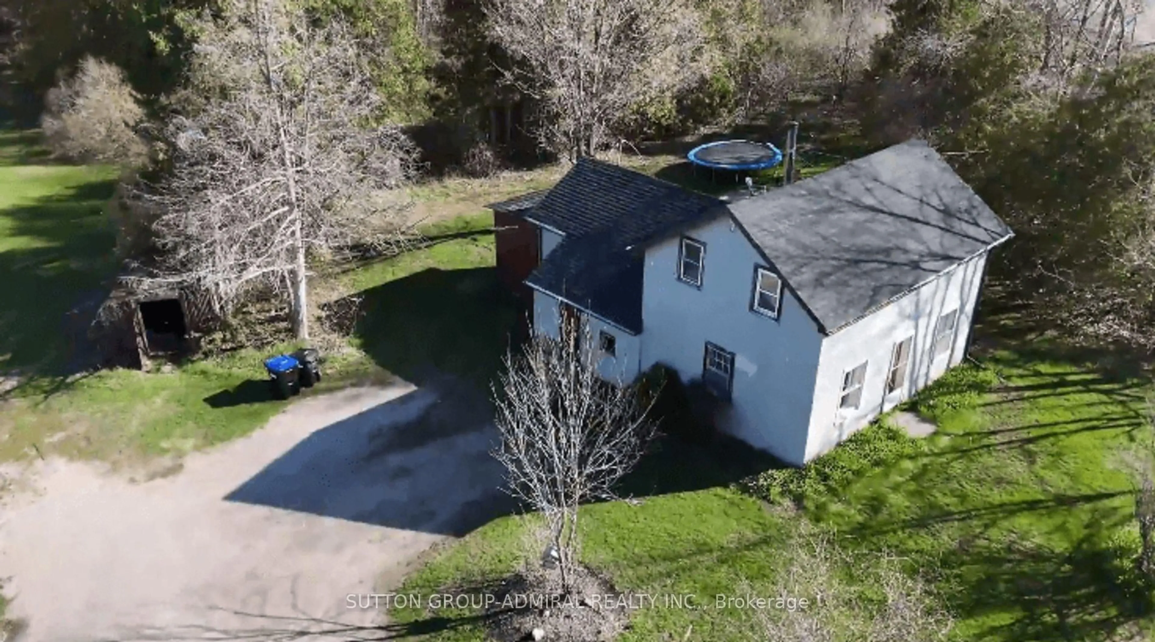 A pic from outside/outdoor area/front of a property/back of a property/a pic from drone, street for 1662 Penley Rd, Severn Ontario L3V 6H3