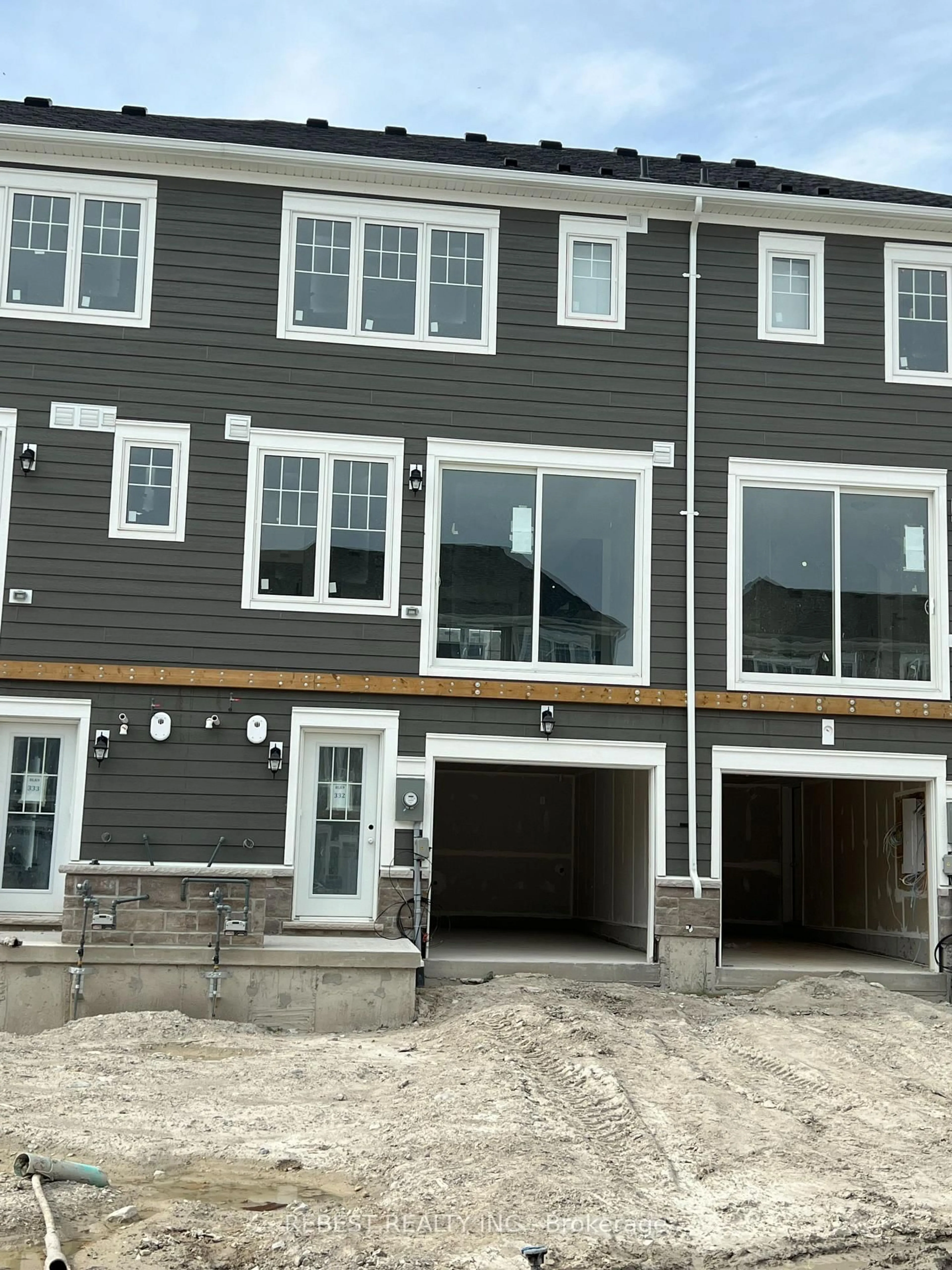 Home with vinyl exterior material, unknown for 99 Surf Dr, Wasaga Beach Ontario L9Z 0L2