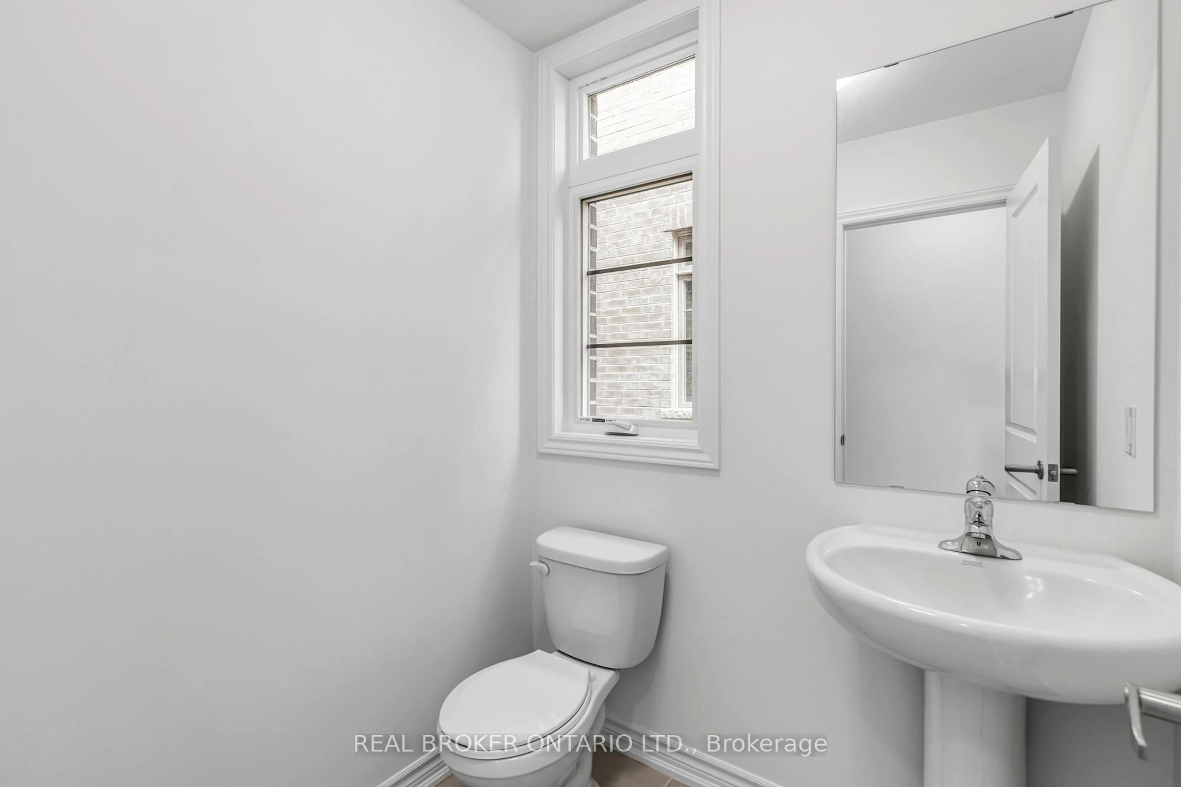 Standard bathroom, unknown for 8 Daisy St, Springwater Ontario L9X 2C5