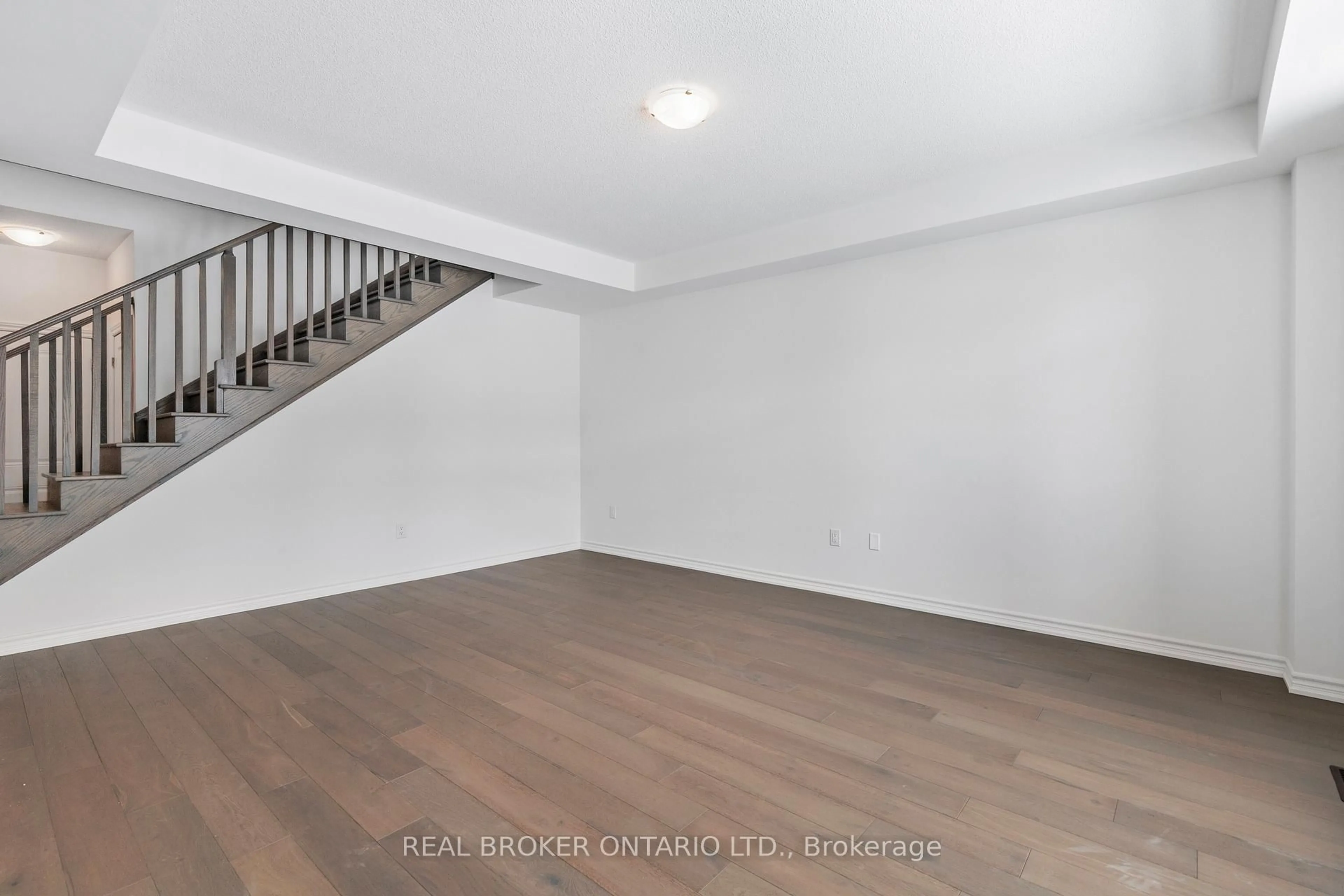 A pic of a room for 8 Daisy St, Springwater Ontario L9X 2C5