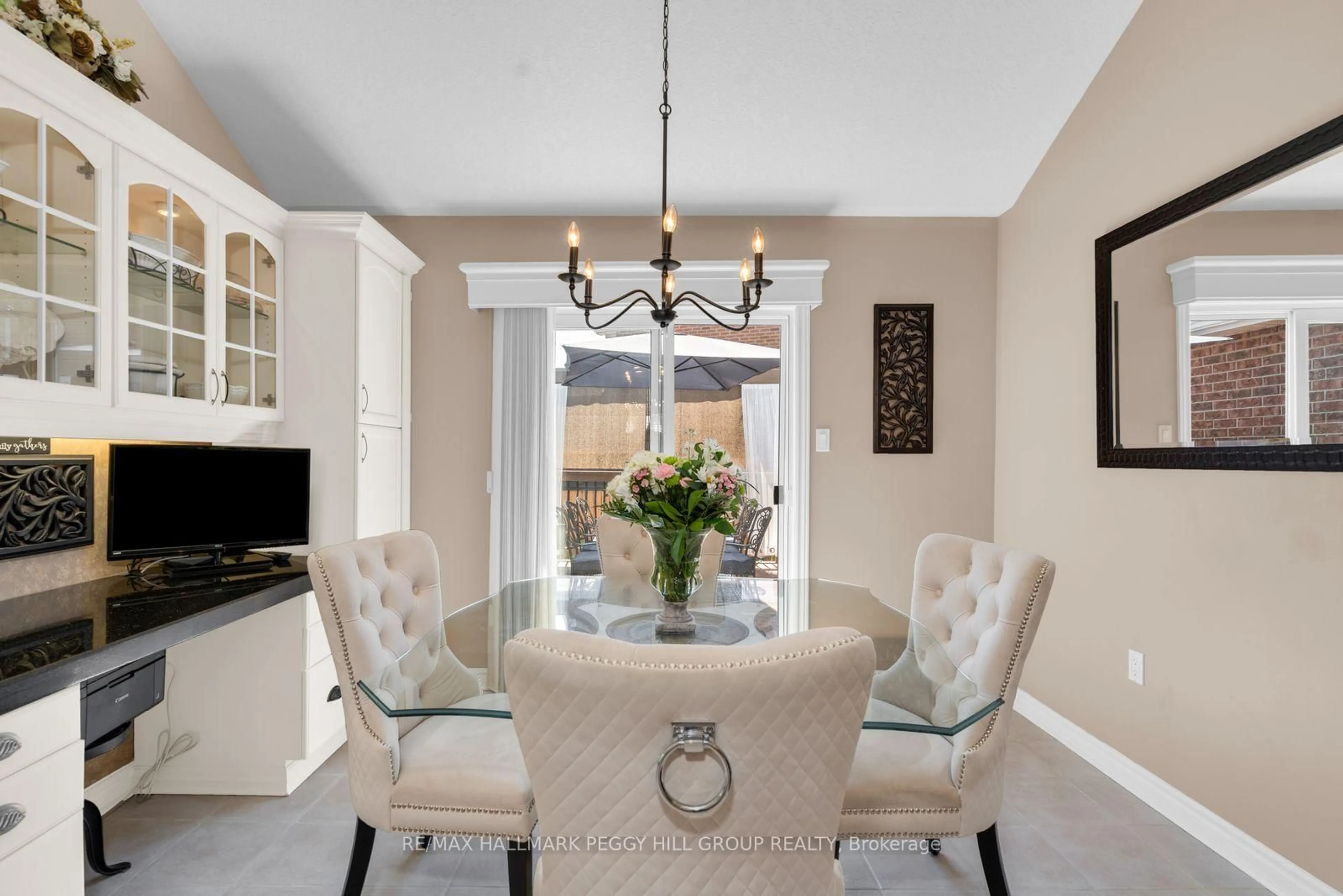 Dining room, ceramic/tile floor for 52 Summerset Dr, Barrie Ontario L4N 9L7