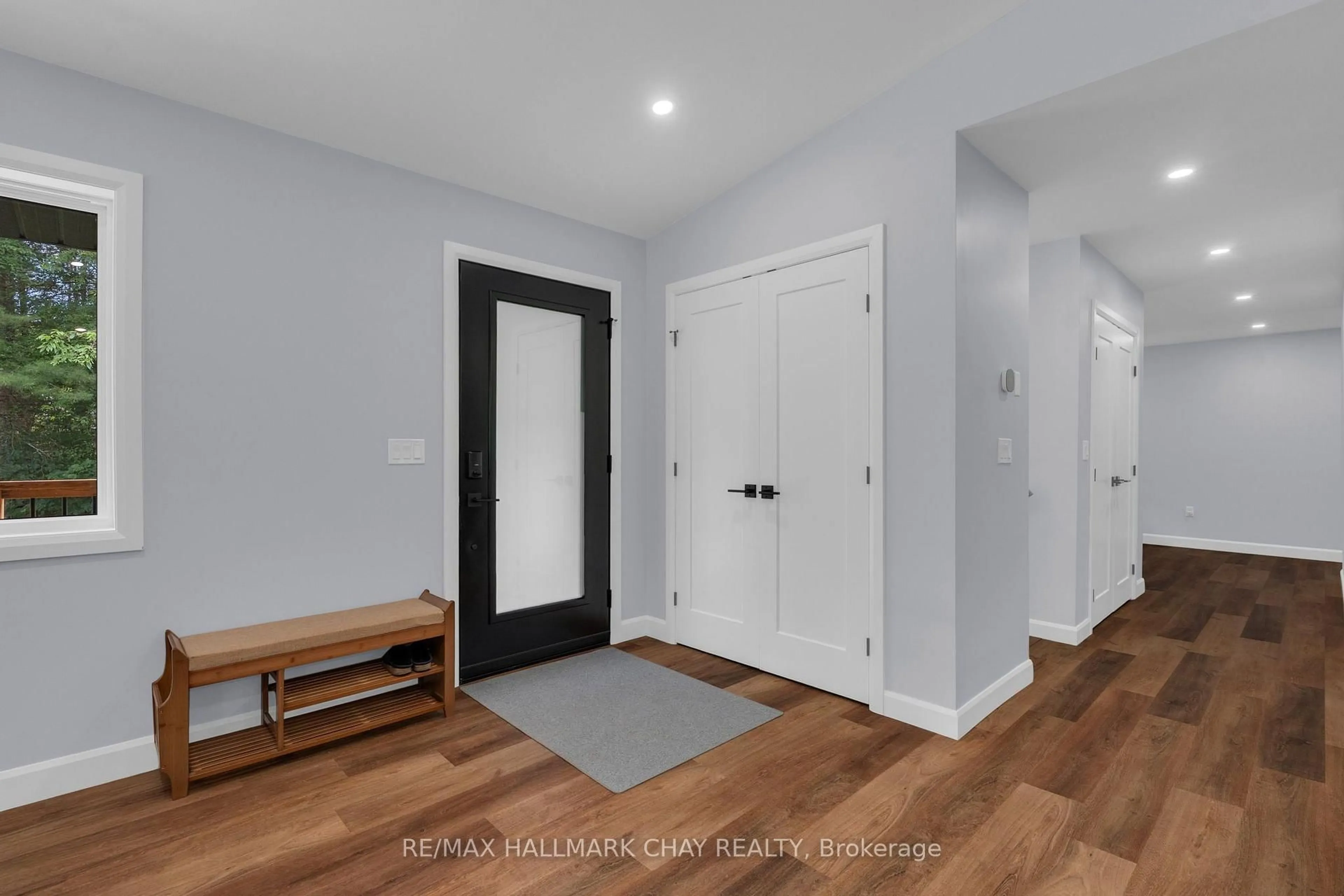Indoor entryway for 780 Marshall Rd, Tiny Ontario L0K 2E0