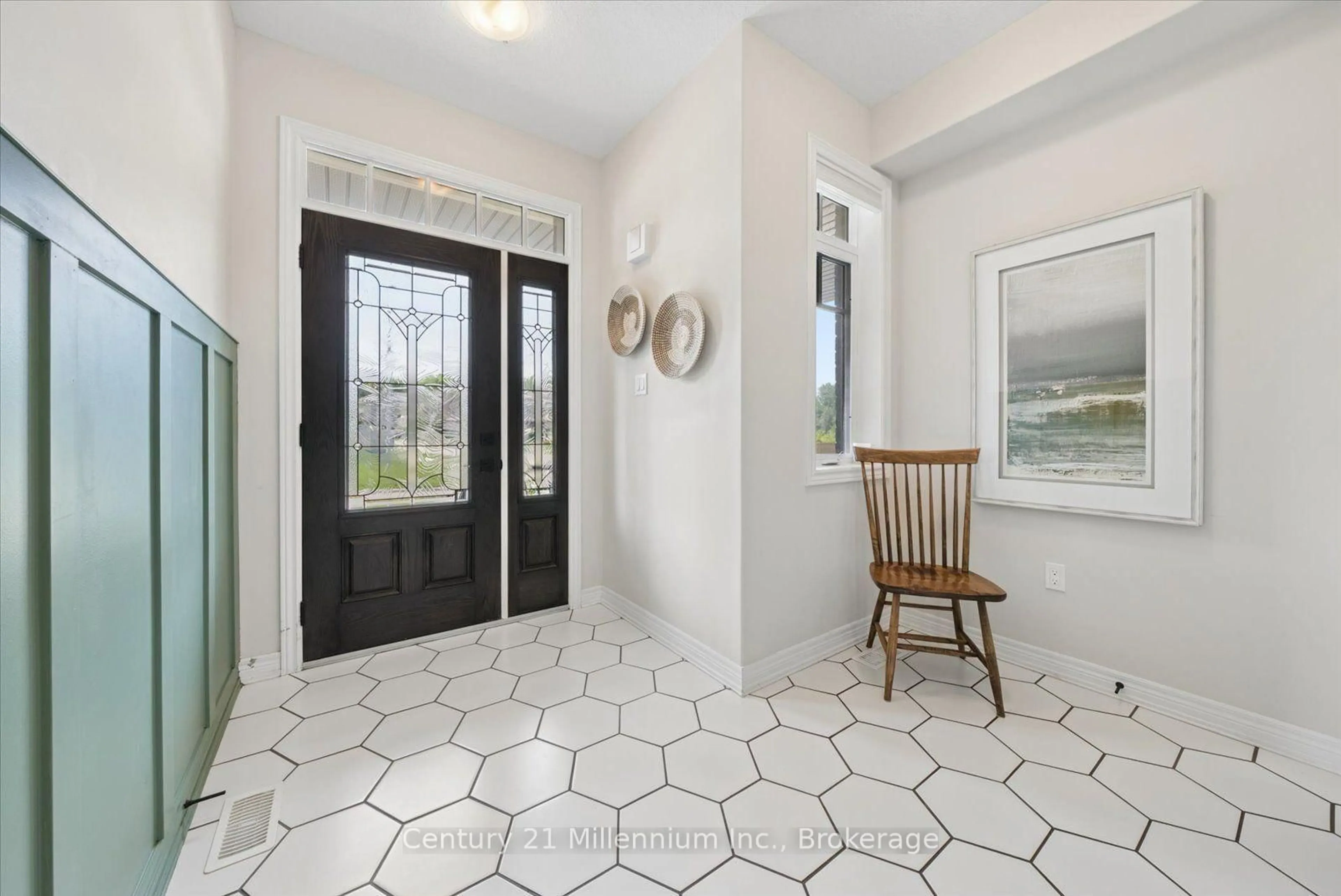 Indoor entryway for 1 Spencer St, Collingwood Ontario L9Y 3B7