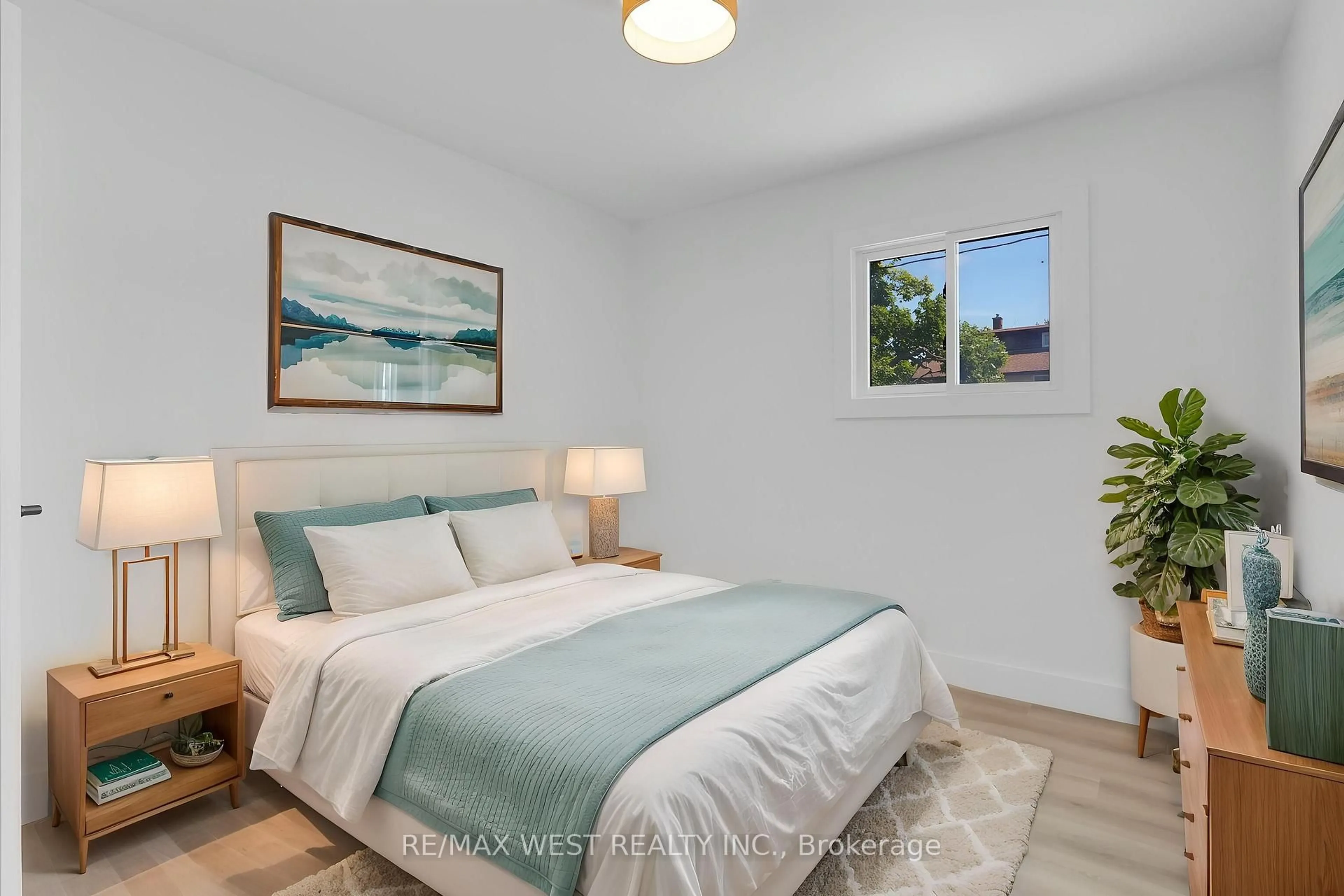 Bedroom with bed, unknown for 571 High St, Orillia Ontario L3V 4Y2