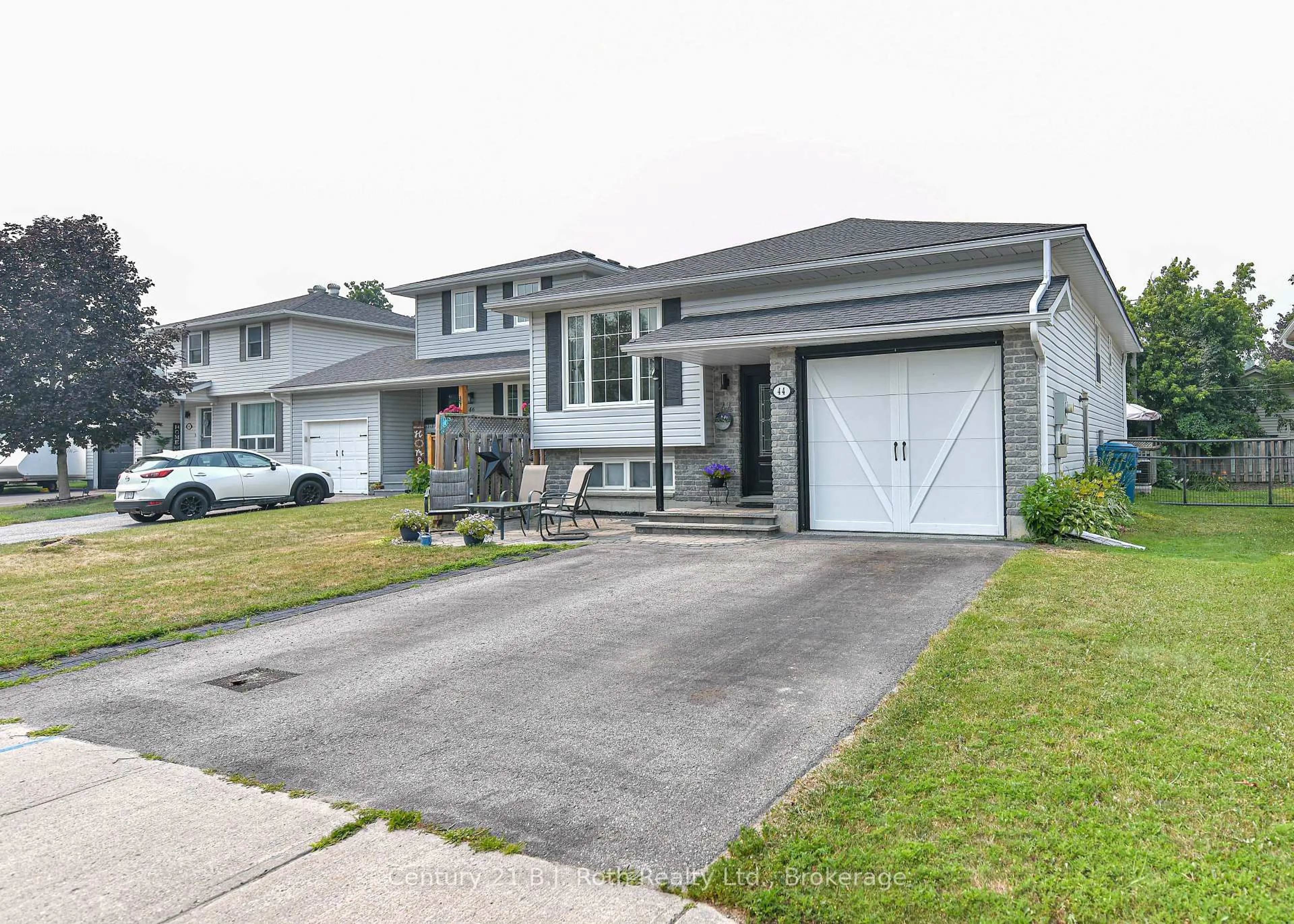 Unknown for 44 Courtney Cres, Orillia Ontario L3V 7Y3