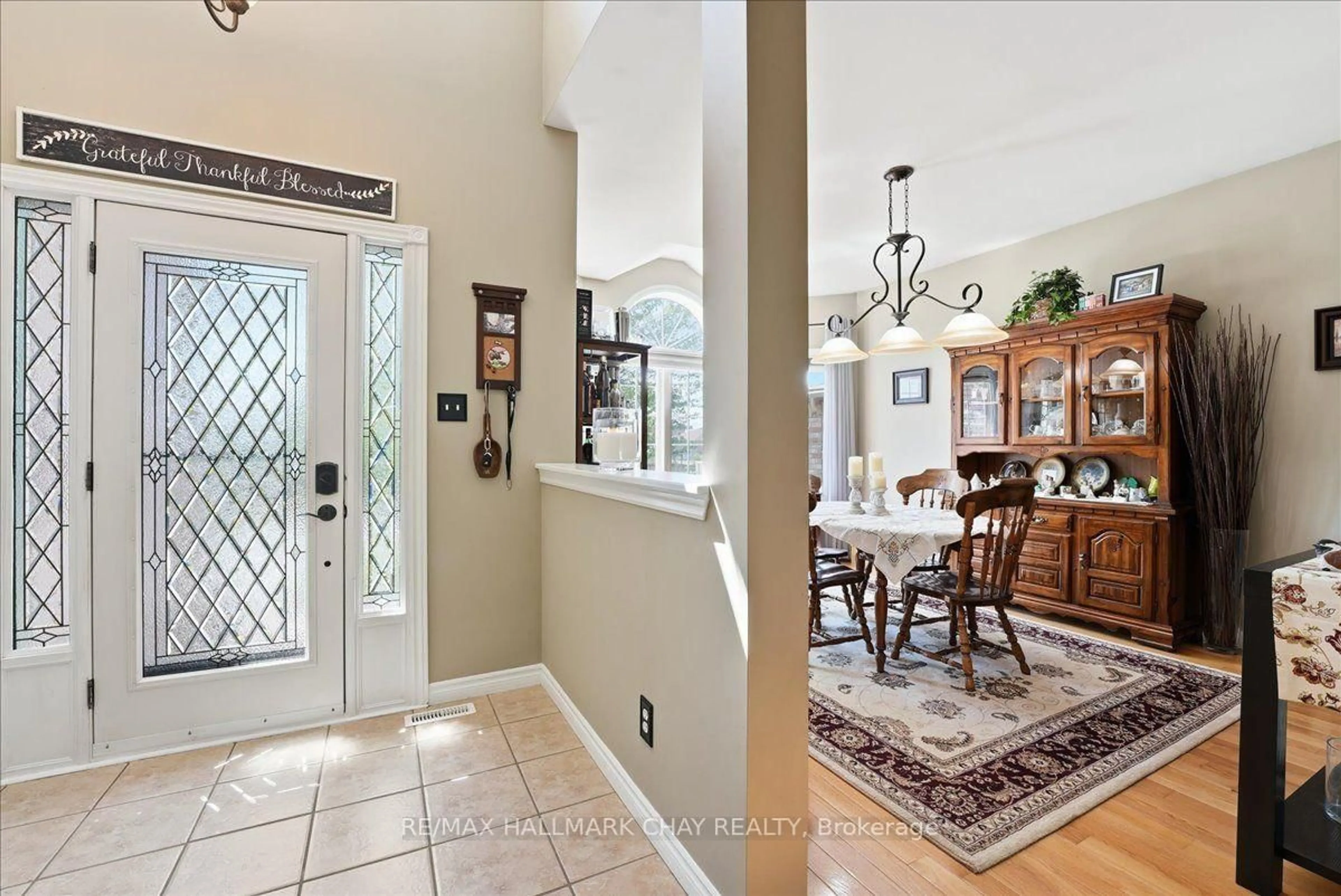 Indoor entryway for 48 Ruffet Dr, Barrie Ontario L4N 0N9