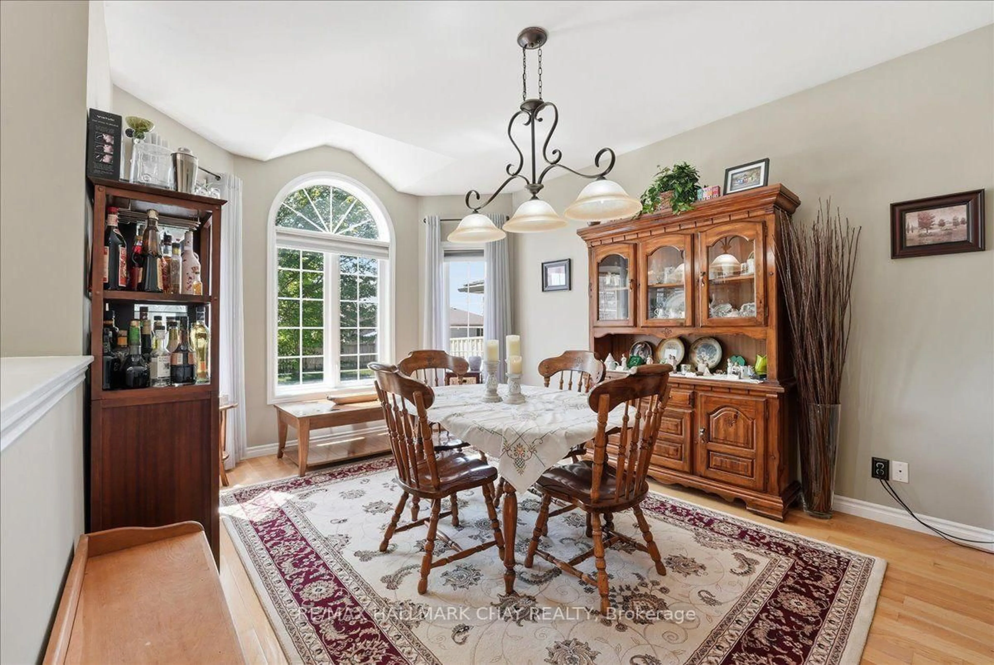Dining room, ceramic/tile floor for 48 Ruffet Dr, Barrie Ontario L4N 0N9