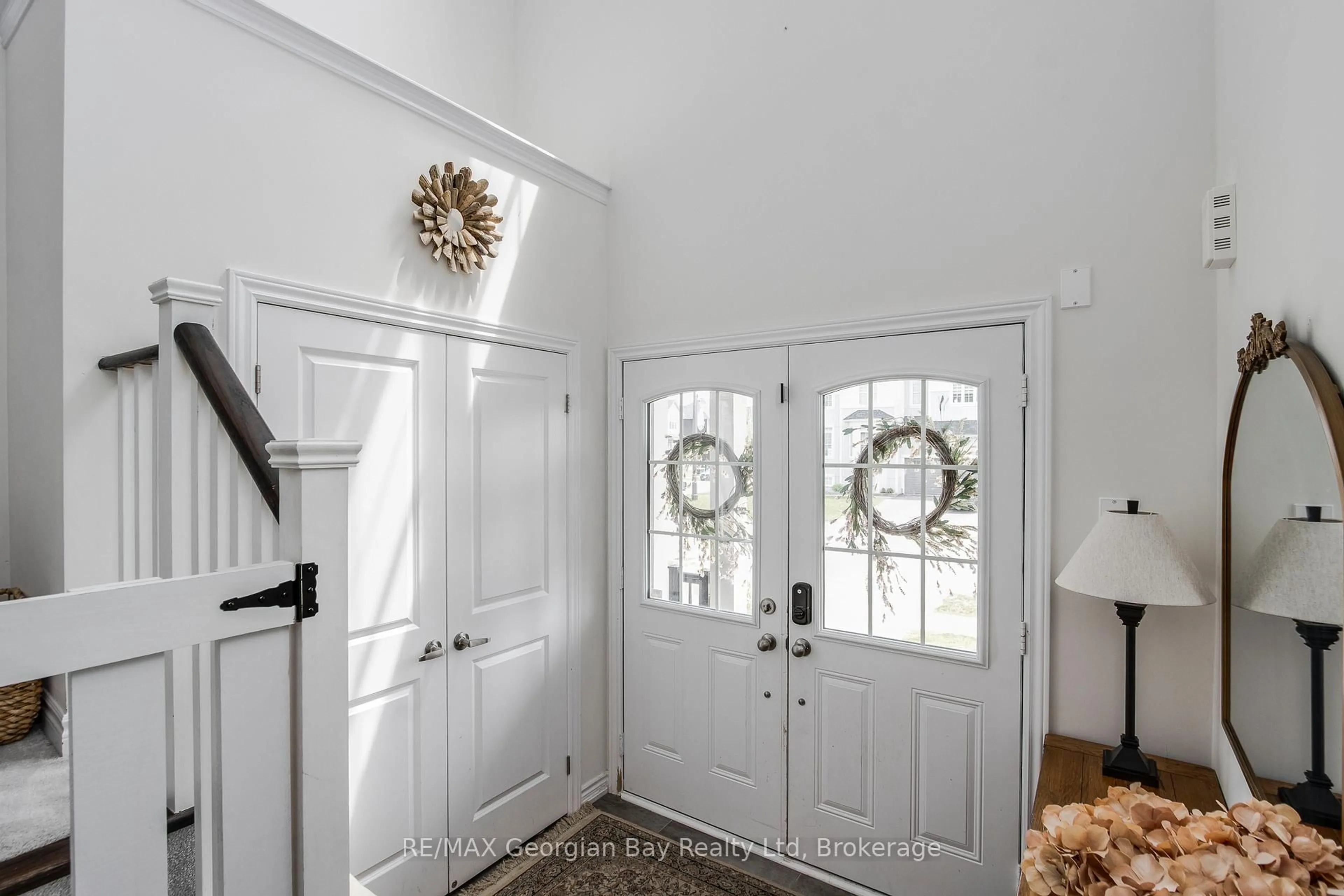 Indoor entryway for 215 Roy Dr, Clearview Ontario L0M 1S0