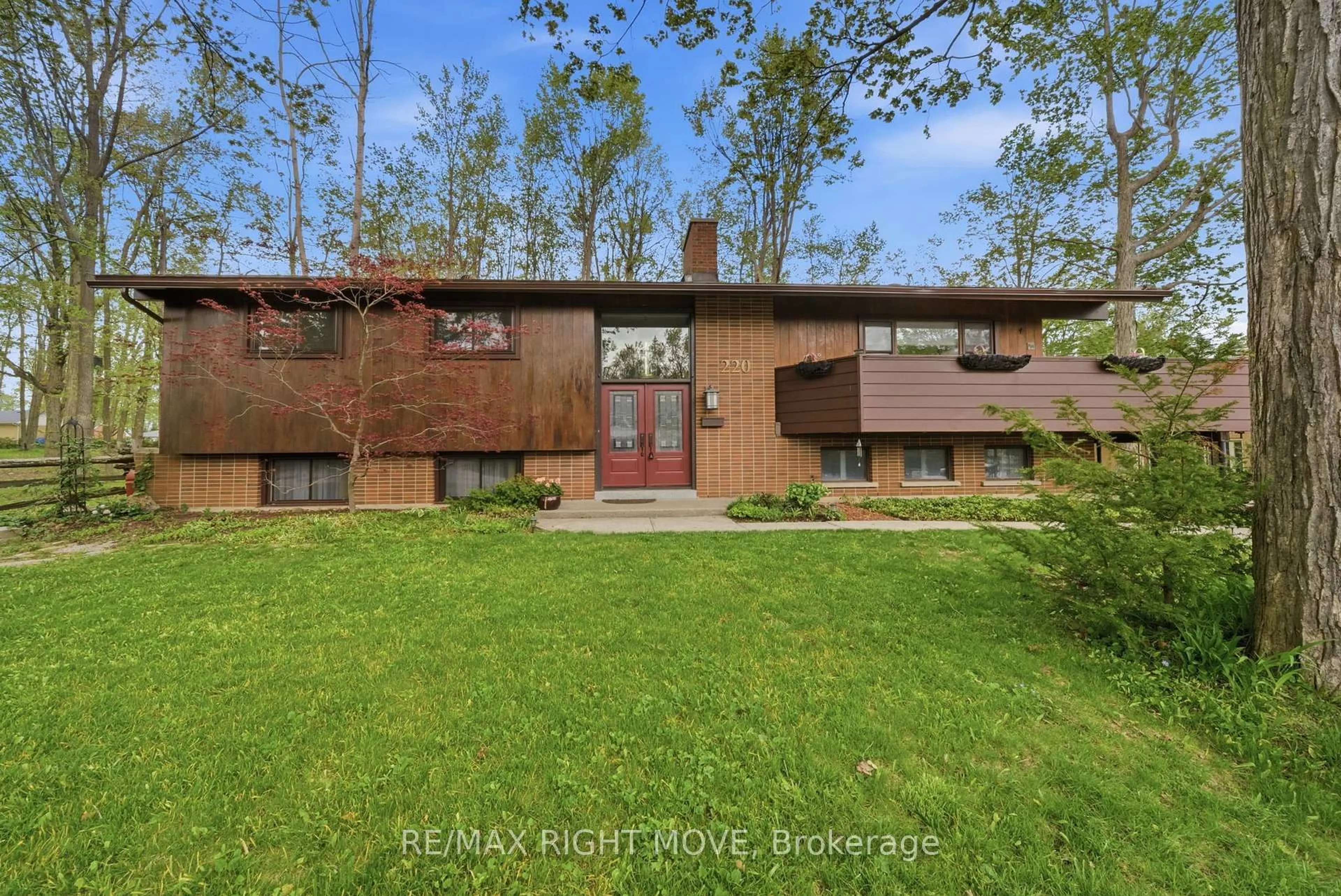 Home with brick exterior material, unknown for 220 Belmoral Dr, Orillia Ontario L3V 5R1