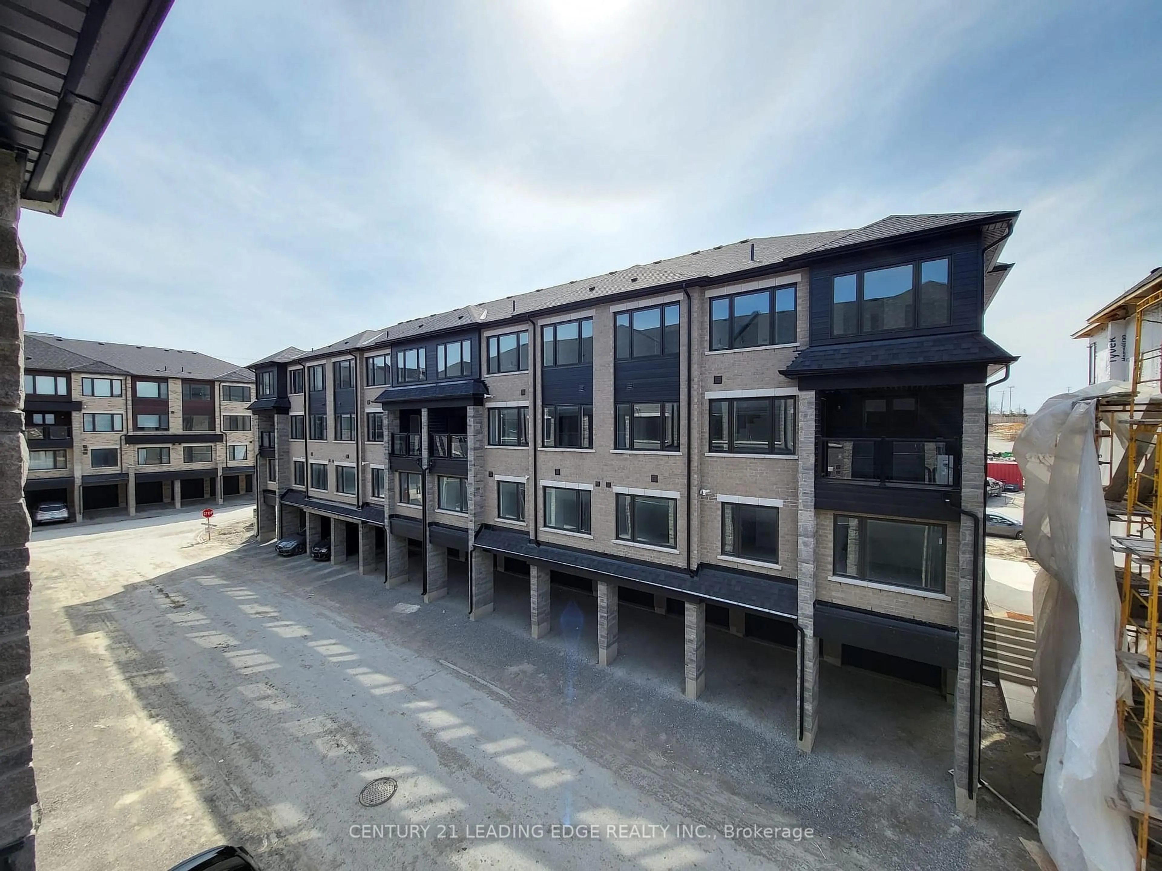 A pic from outside/outdoor area/front of a property/back of a property/a pic from drone, building for 27 MAGNOLIA Lane, Barrie Ontario L9J 0N9
