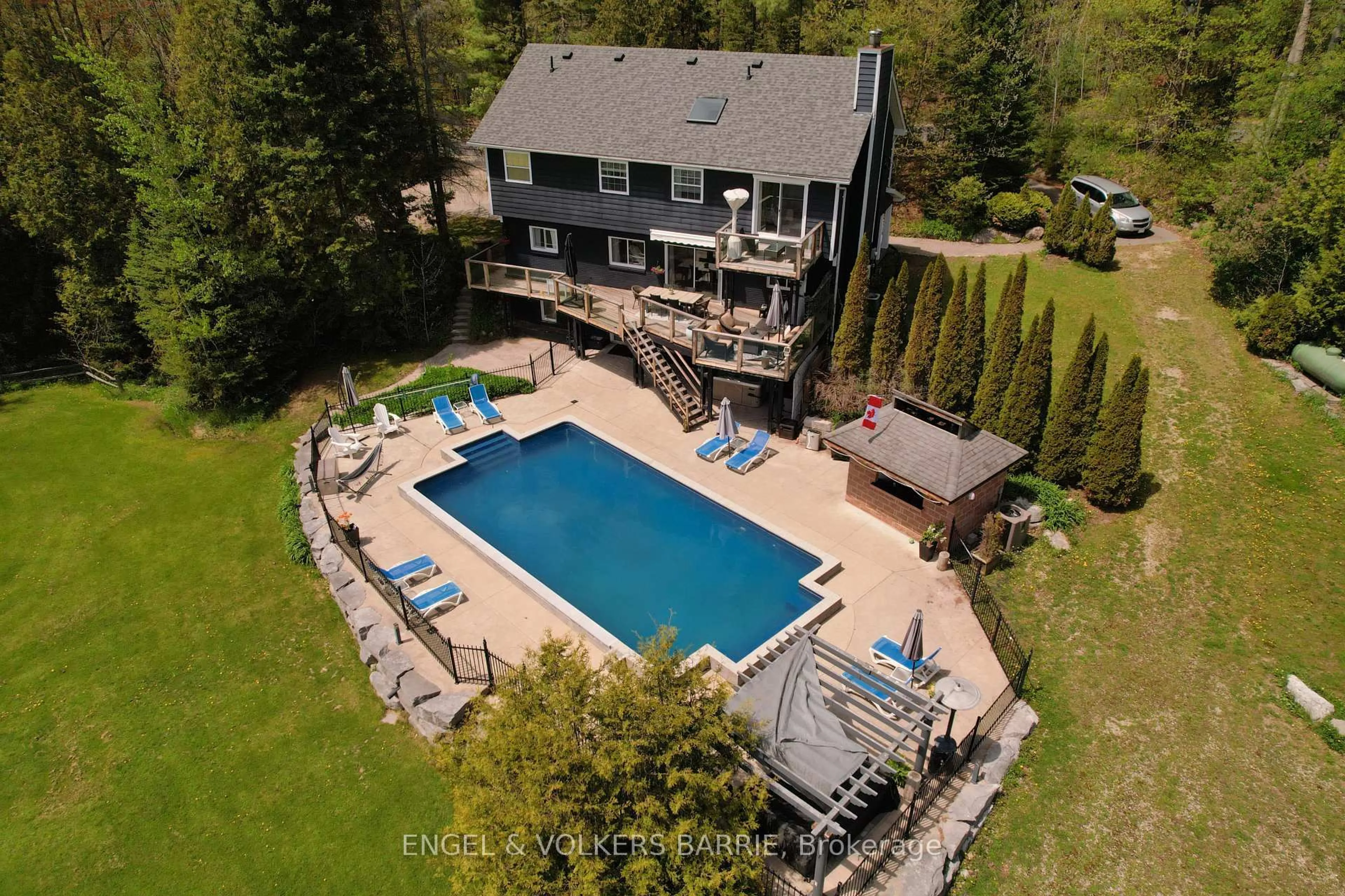 A pic from outside/outdoor area/front of a property/back of a property/a pic from drone, water/lake/river/ocean view for 1441 Hendrie Rd, Springwater Ontario L9X 0Y9