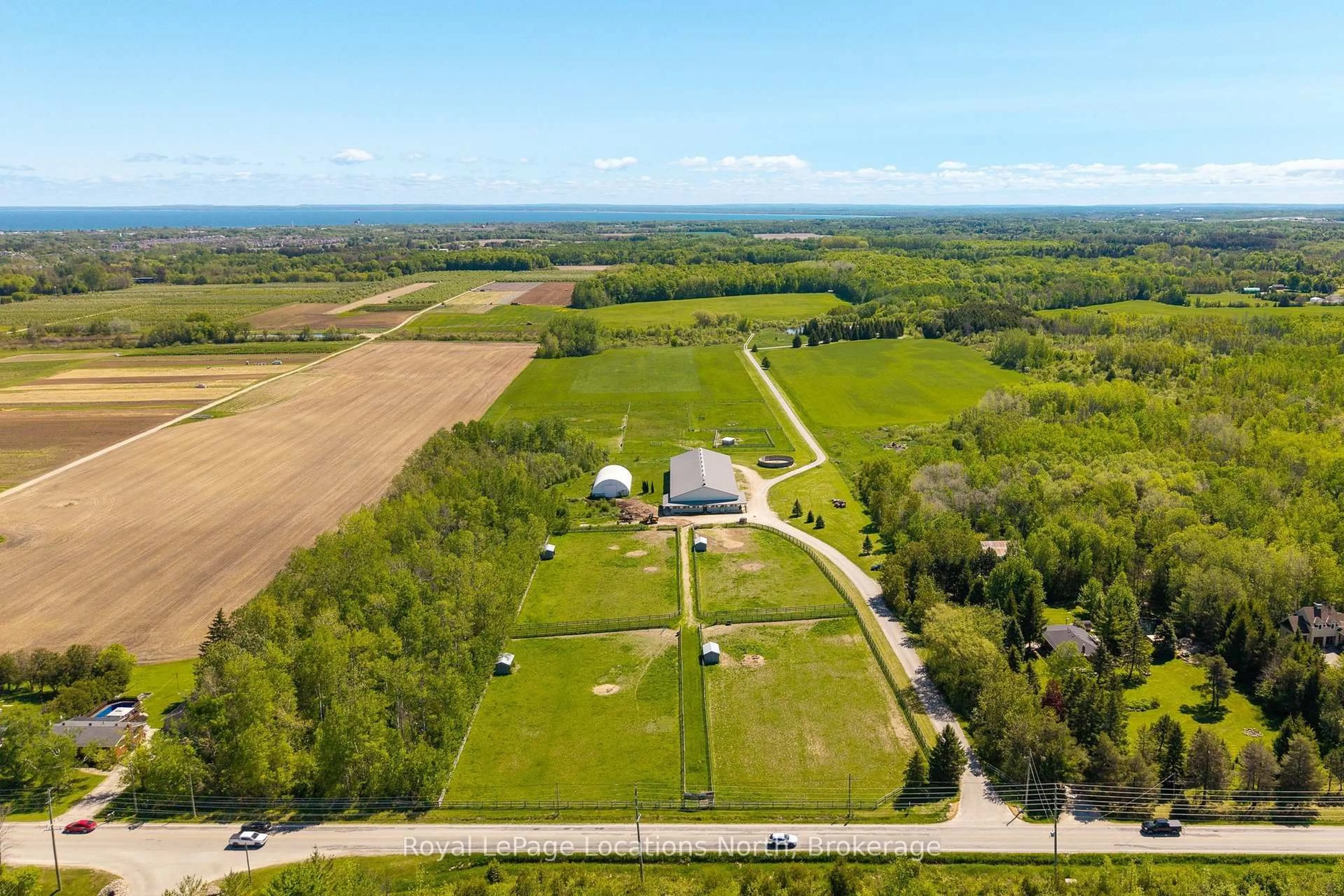 A pic from outside/outdoor area/front of a property/back of a property/a pic from drone, unknown for 2623 Con 10 N Nottawasaga Sdrd, Clearview Ontario L9Y 3Y9