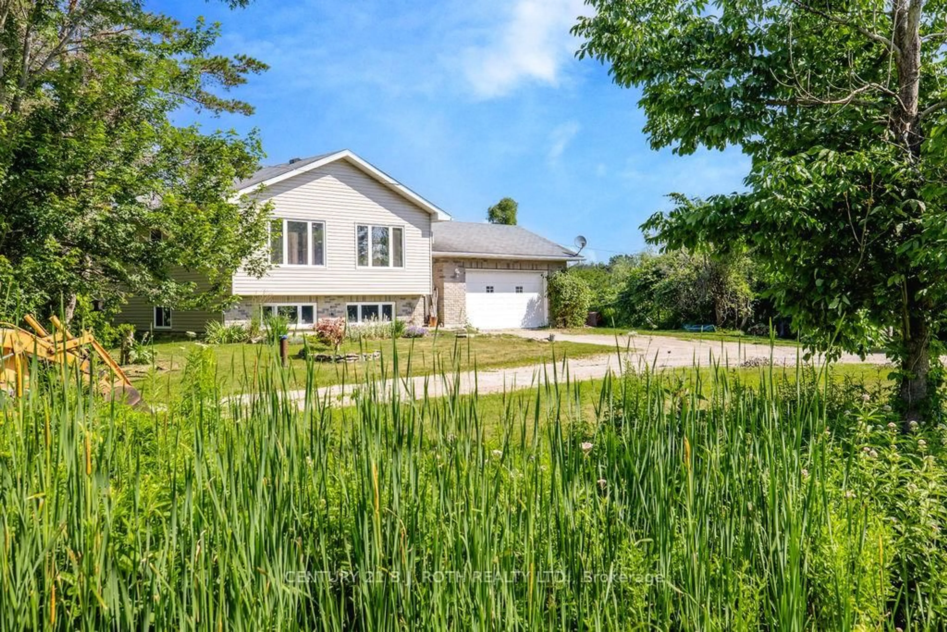 Home with vinyl exterior material, unknown for 3400 Reservoir Rd, Severn Ontario L0K 1E0