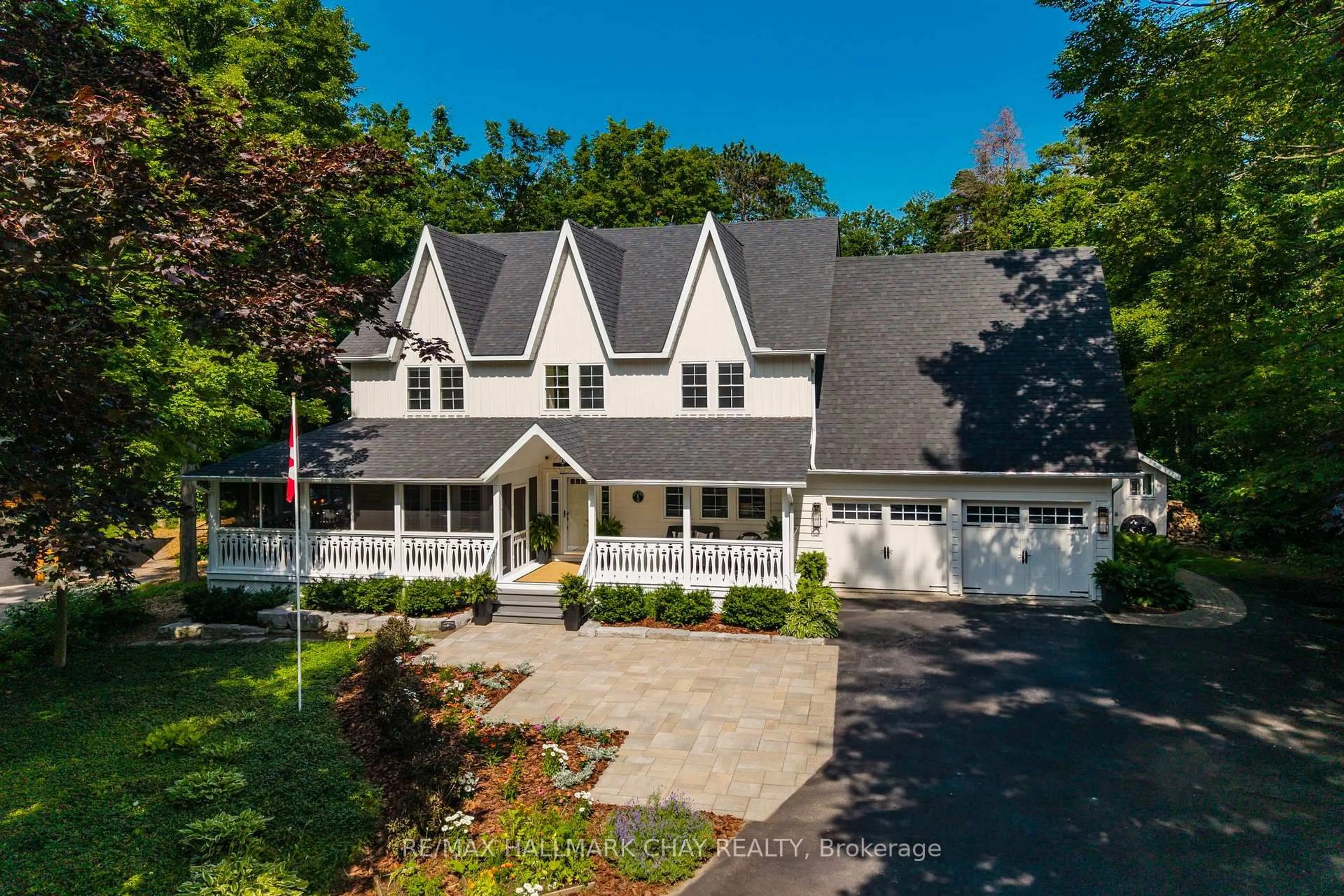 Home with vinyl exterior material, street for 18 Pine Lane, Oro-Medonte Ontario L4M 4Y8