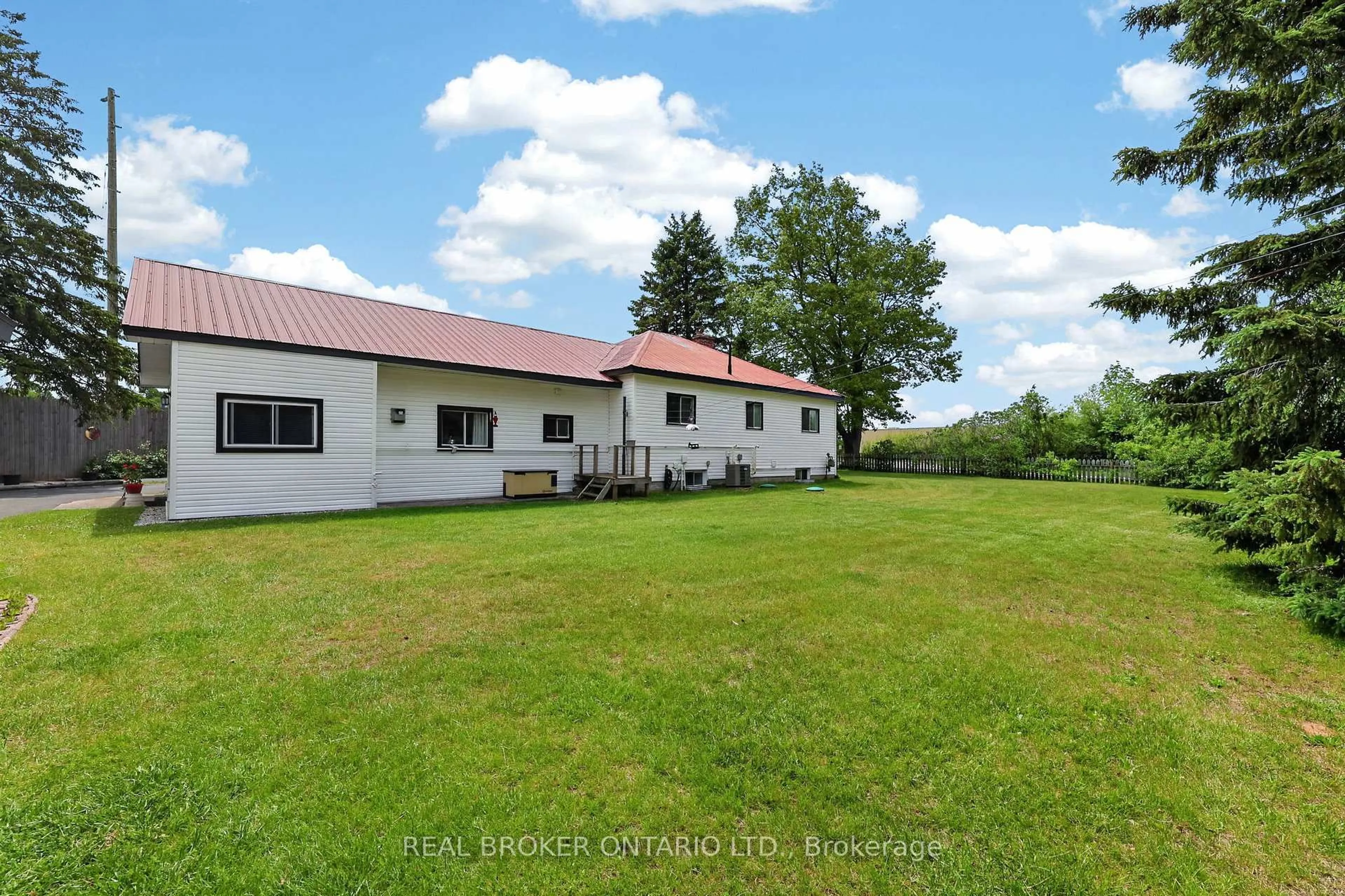 A pic from outside/outdoor area/front of a property/back of a property/a pic from drone, unknown for 4675 Uhthoff Line, Orillia Ontario L3V 6H2