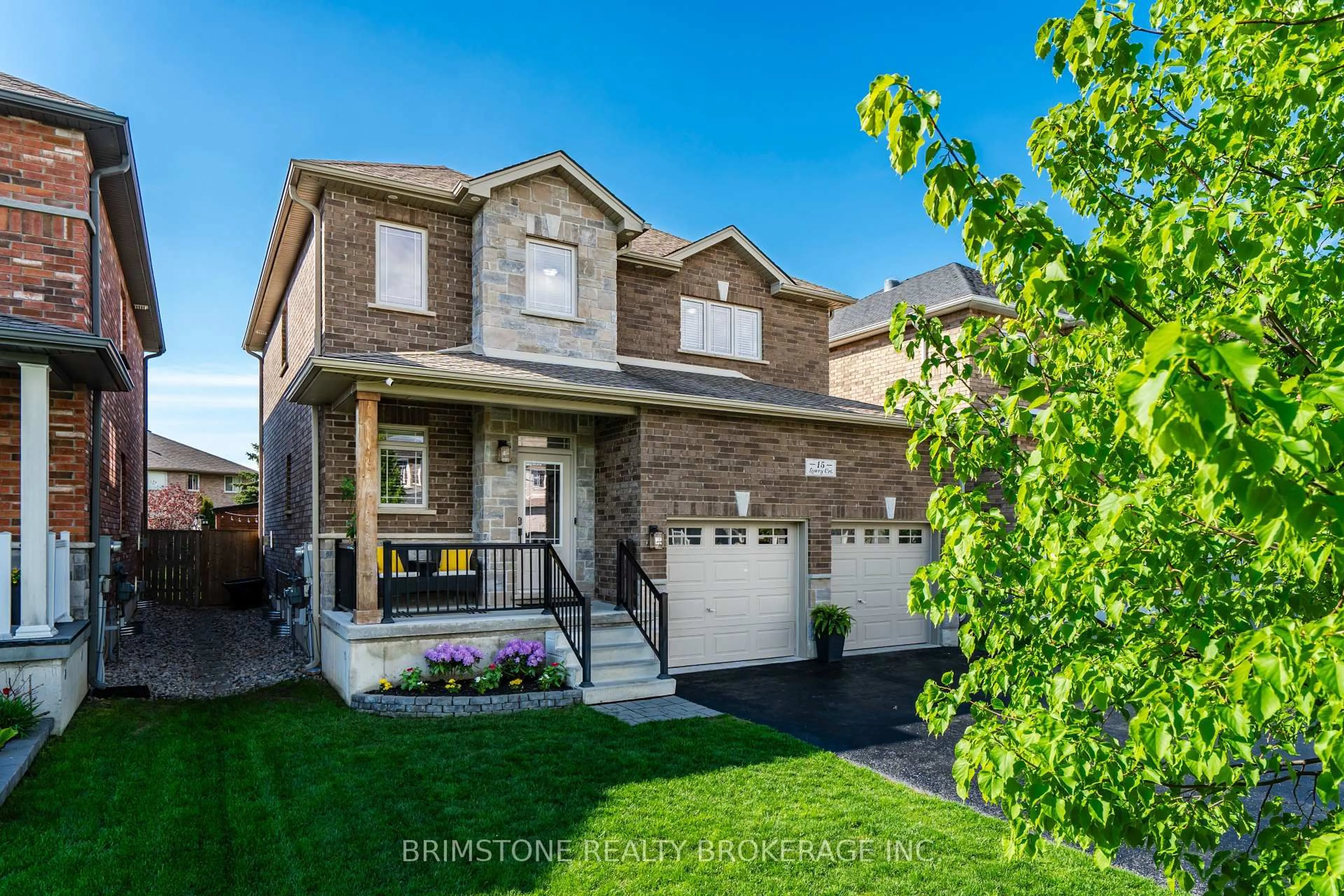 Home with brick exterior material, street for 15 Lowry Crt, Barrie Ontario L4N 7N3
