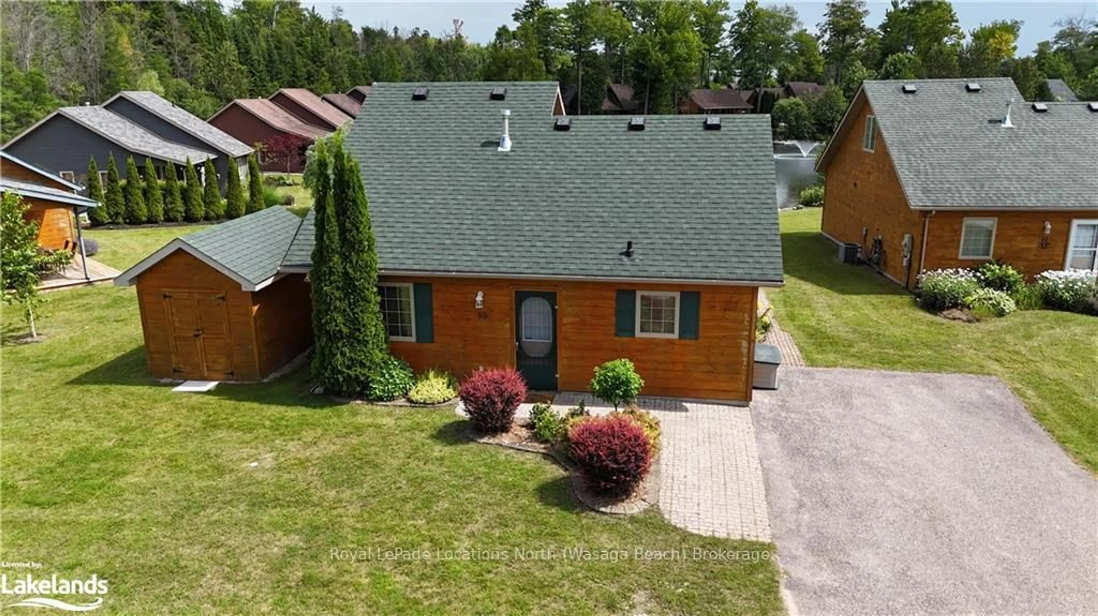 A pic from outside/outdoor area/front of a property/back of a property/a pic from drone, unknown for 50 CABIN Cres, Wasaga Beach Ontario L9Z 1X7