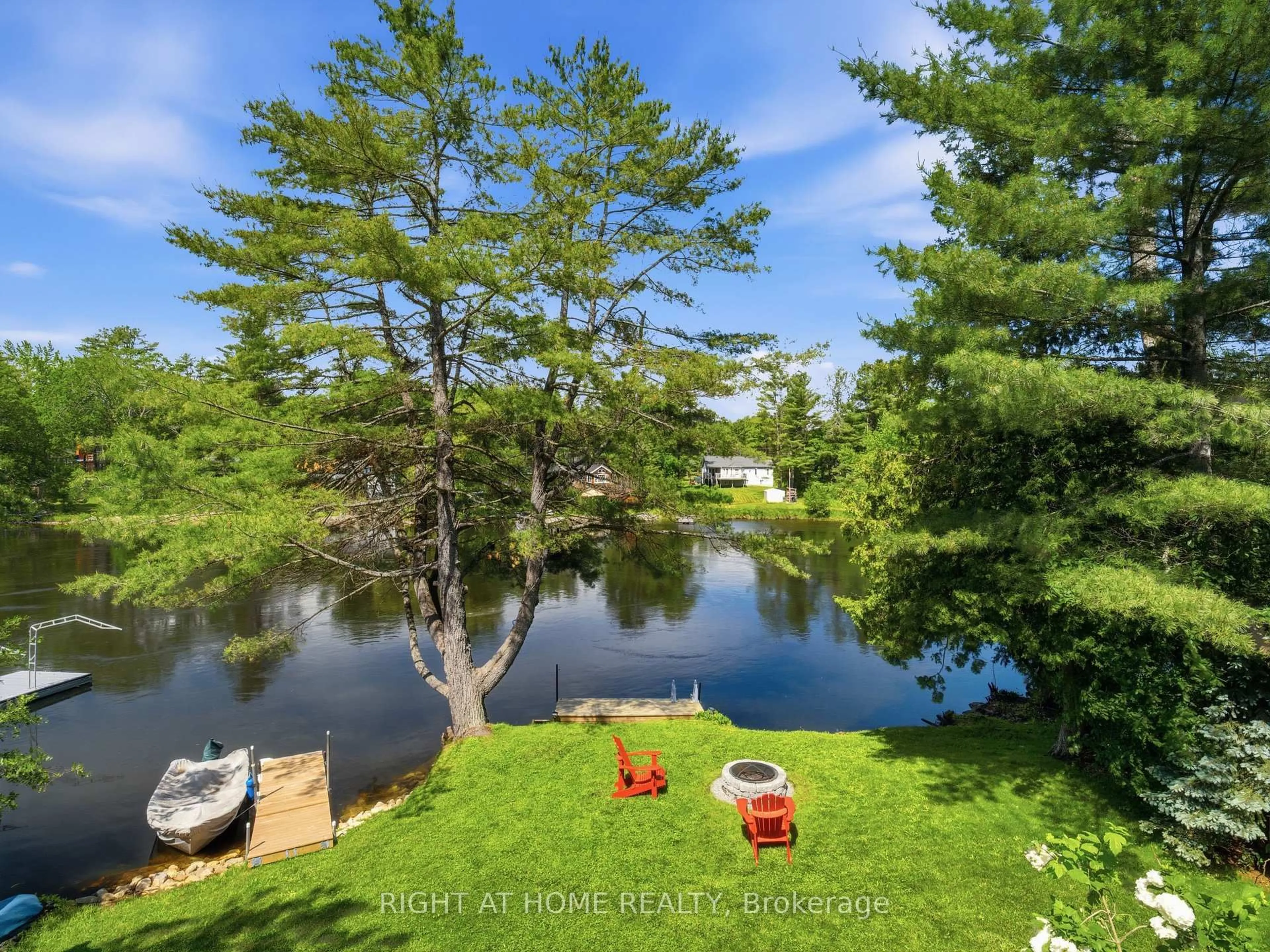 A pic from outside/outdoor area/front of a property/back of a property/a pic from drone, water/lake/river/ocean view for 8168 Laidlaw Ave, Ramara Ontario L0K 2B0