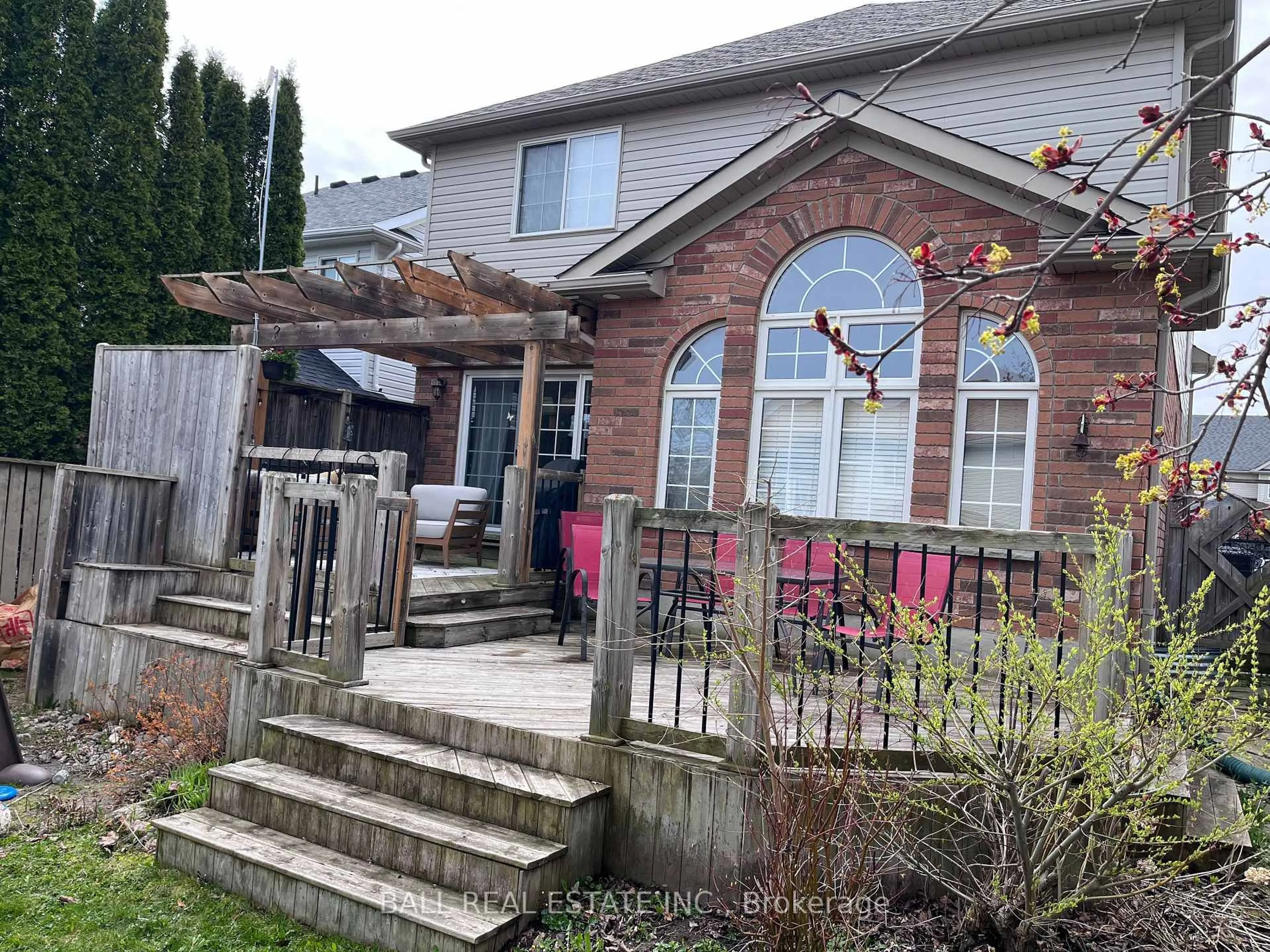 Home with brick exterior material, street for 66 Highlands Cres, Collingwood Ontario L9Y 5H3