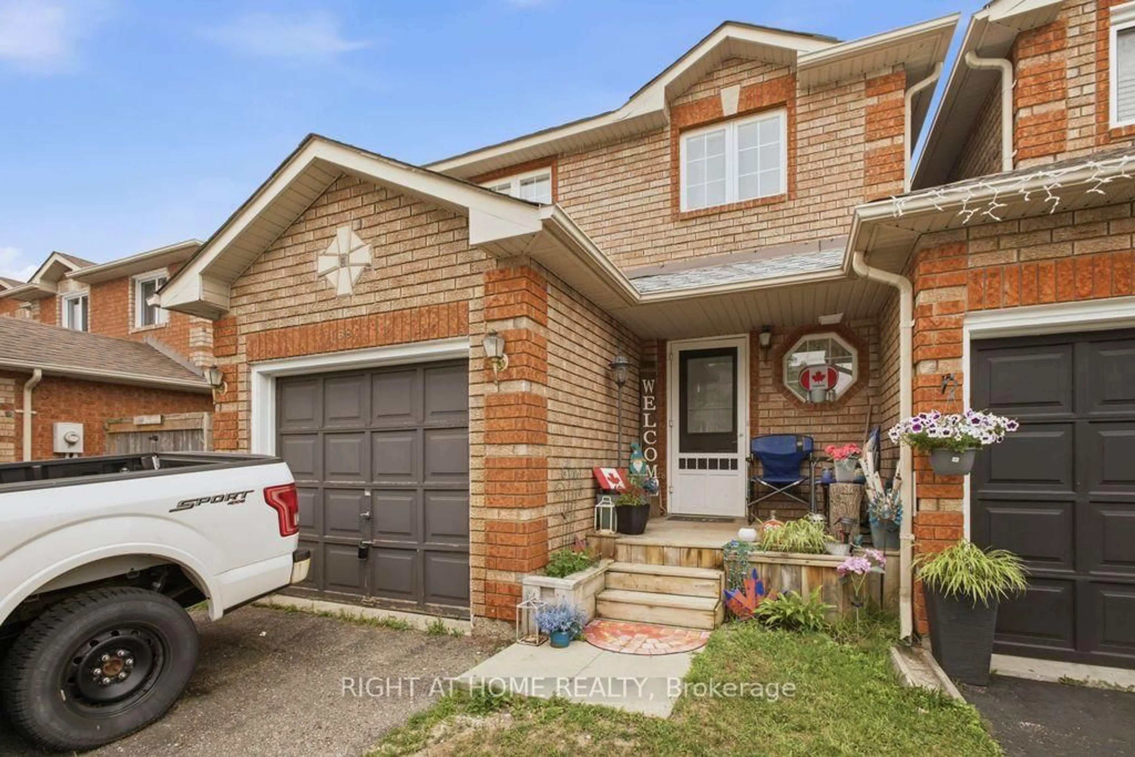 Home with brick exterior material, street for 168 Sydenham Wells, Barrie Ontario L4M 6T3