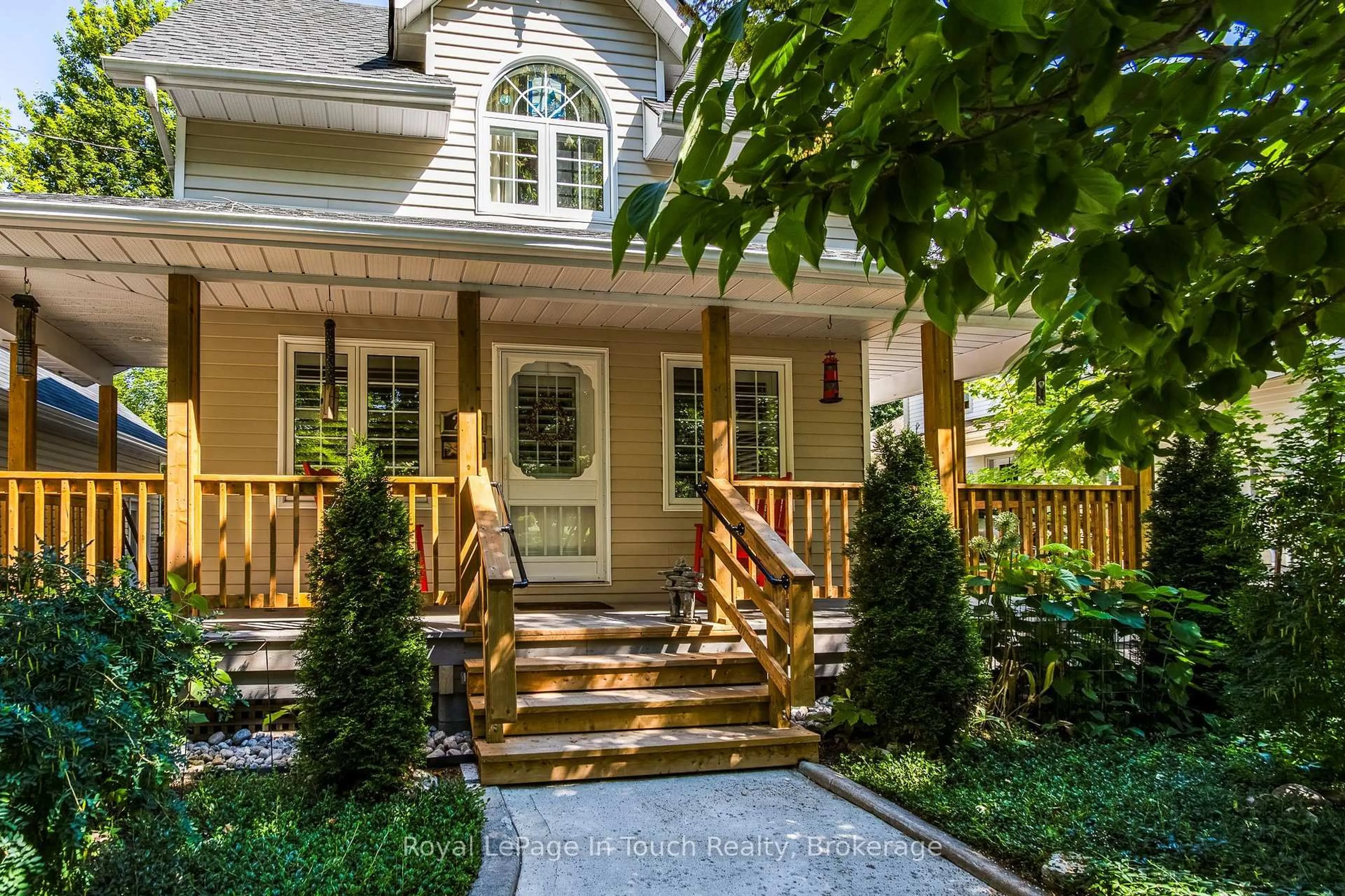 Unknown for 27 Don St, Penetanguishene Ontario L9M 1E5