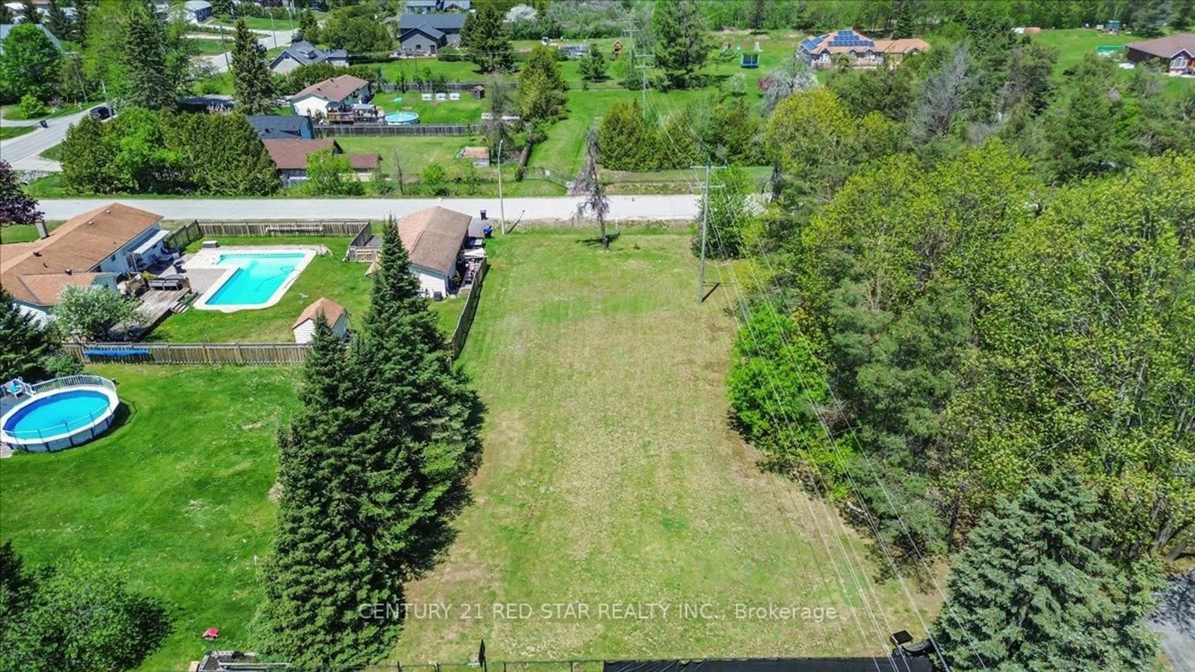 A pic from outside/outdoor area/front of a property/back of a property/a pic from drone, unknown for 1775 Loretta Ave, Severn Ontario L3V 7W2