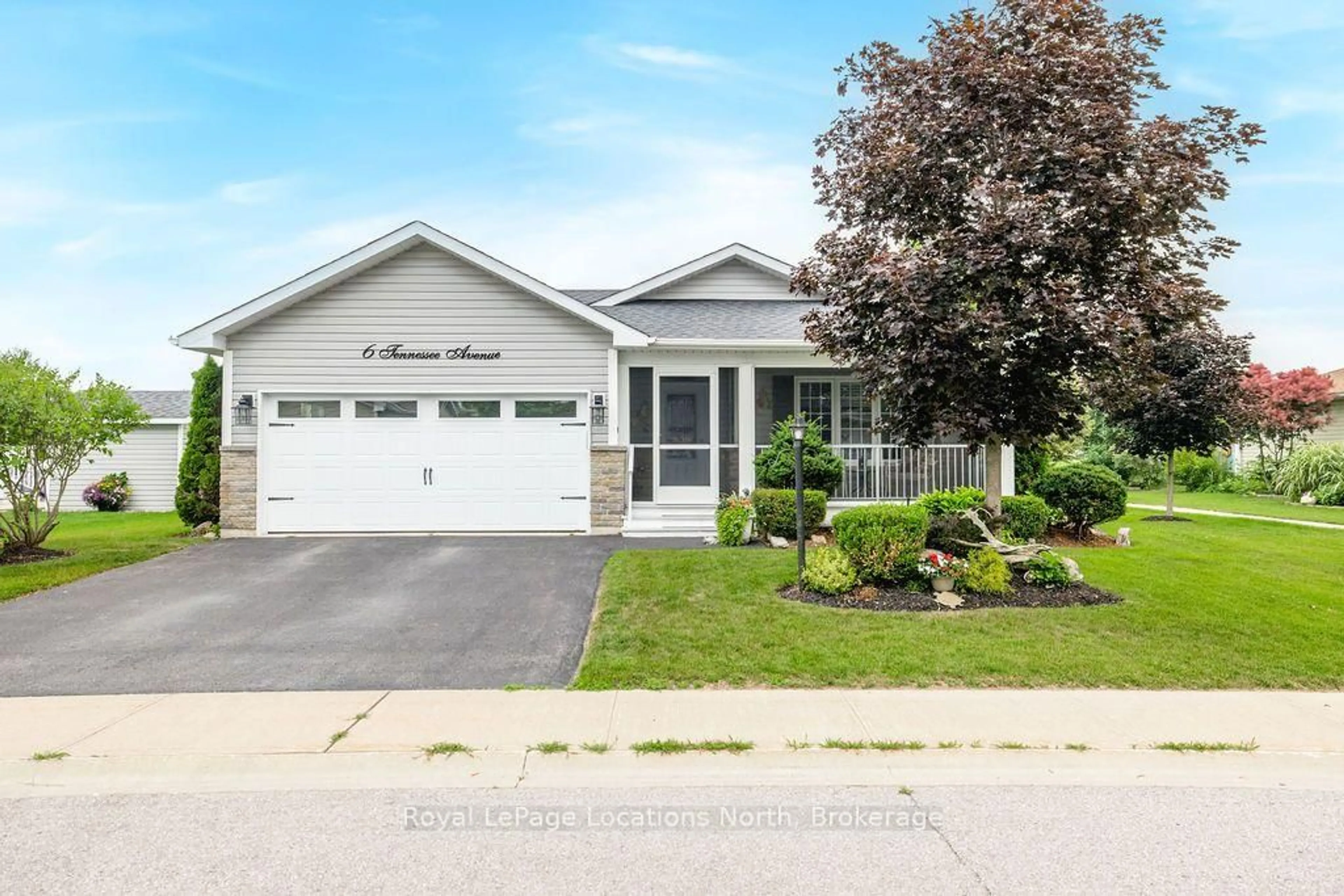 Home with vinyl exterior material, street for 6 Tennessee Ave, Wasaga Beach Ontario L9Z 3A8