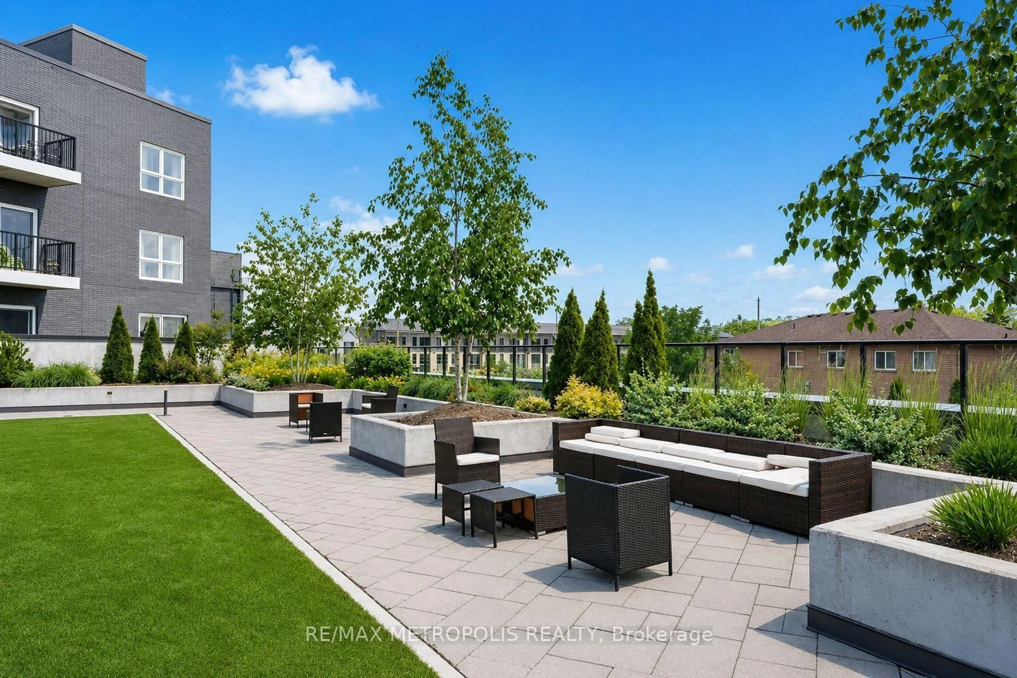 Patio, unknown for 430 Essa Rd #422, Barrie Ontario L9J 0M1