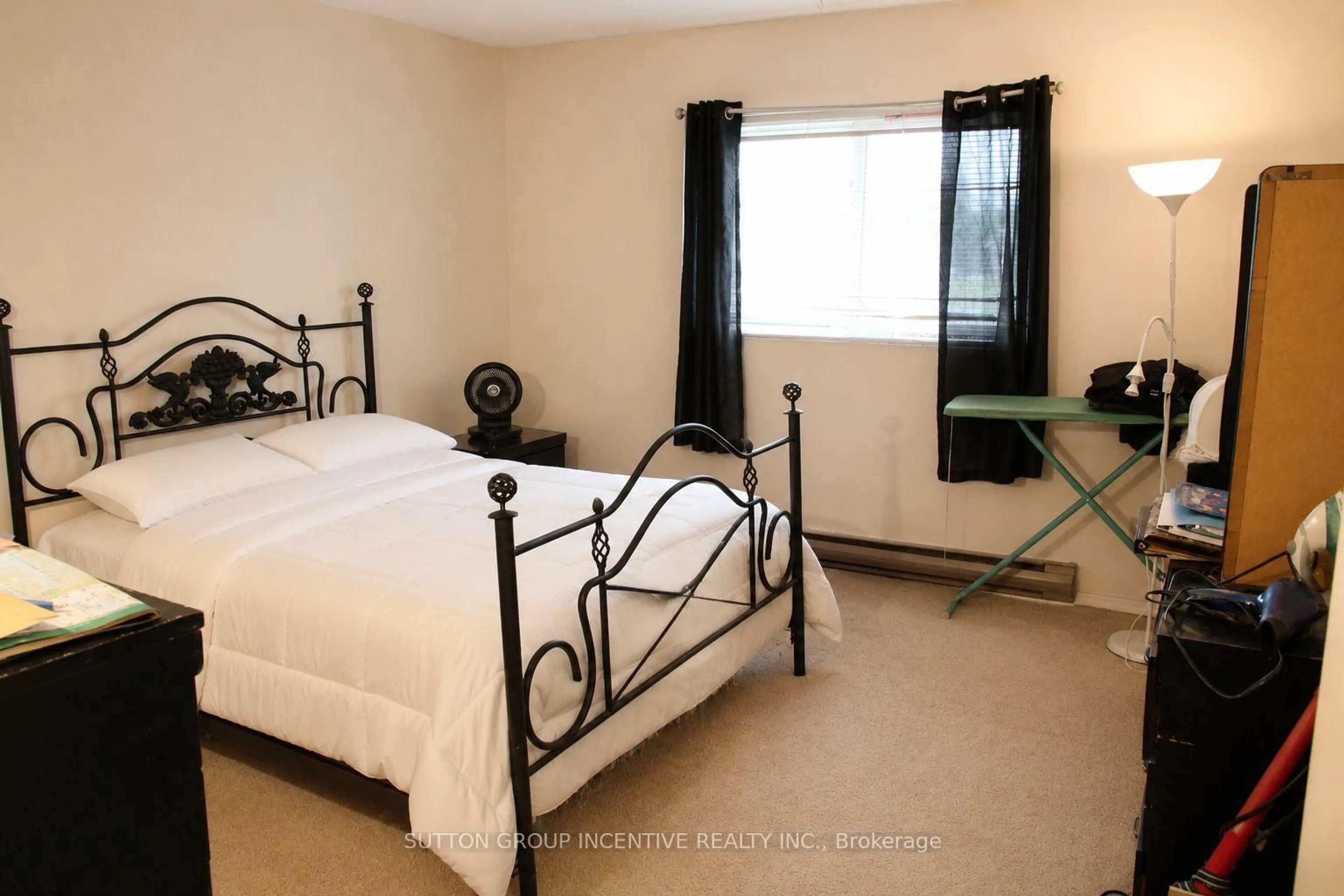 Bedroom with bed, unknown for 184 Eighth St #206, Collingwood Ontario L9Y 2C8