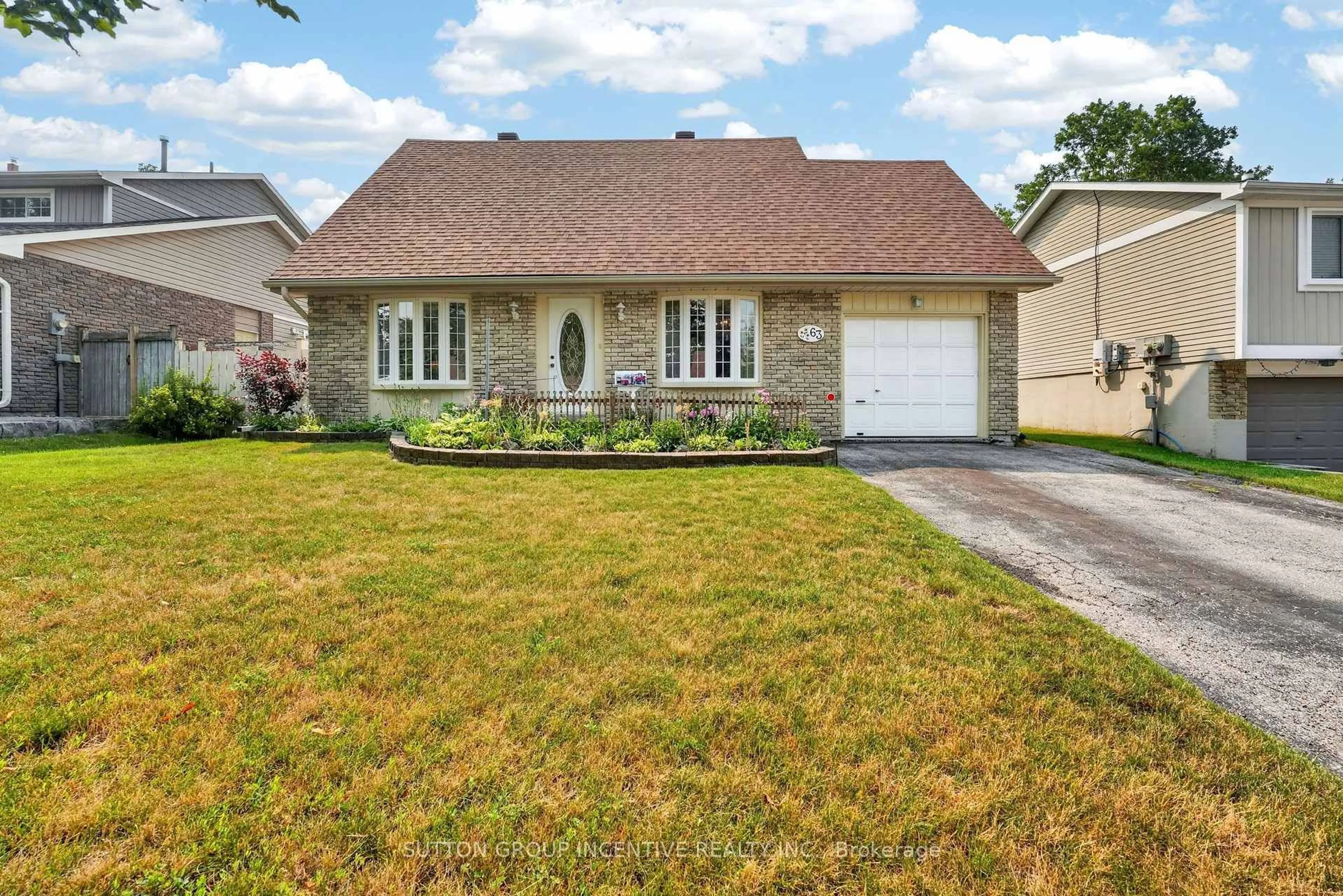 Home with vinyl exterior material, street for 63 Heather St, Barrie Ontario L4N 4M9