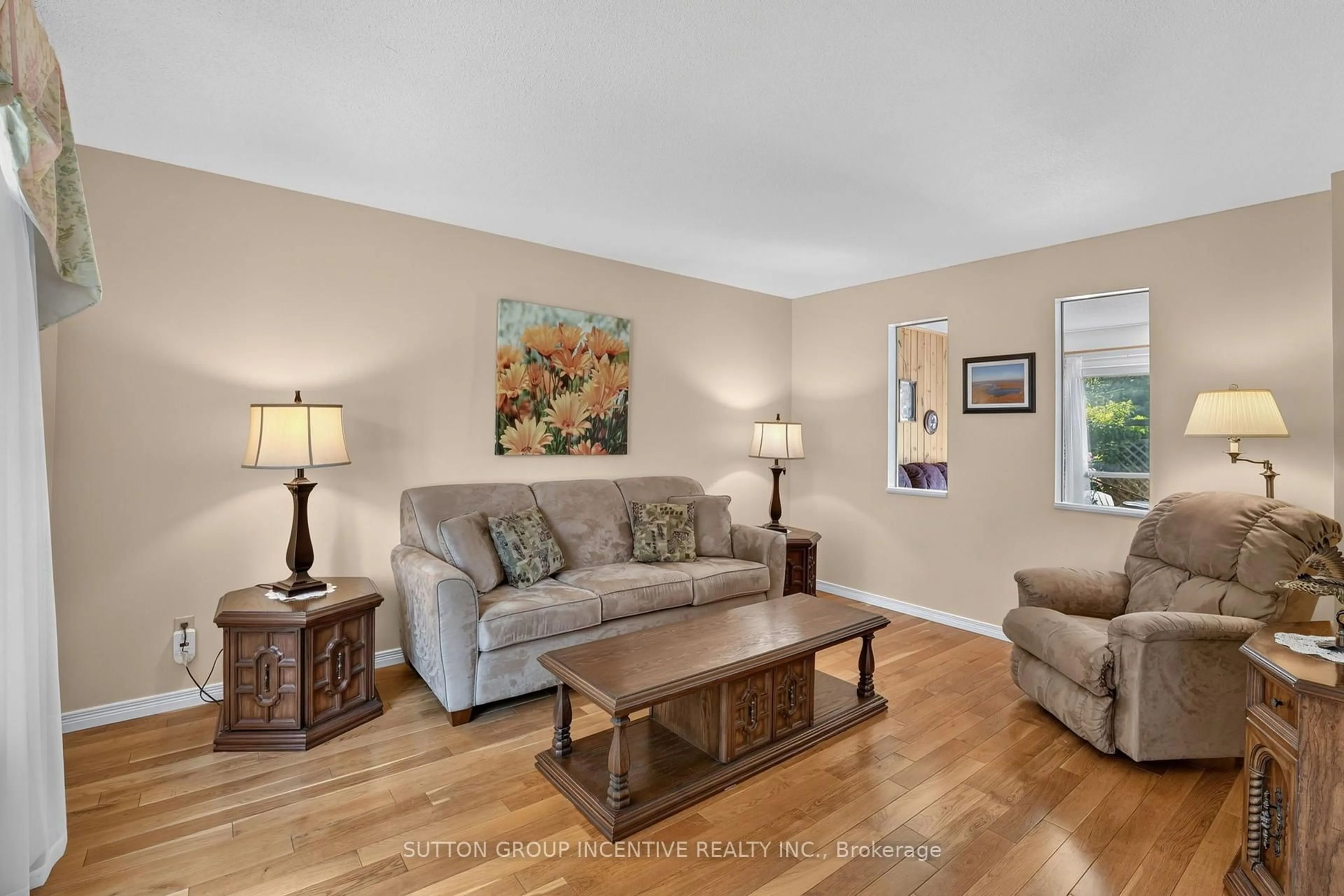 Living room with furniture, unknown for 63 Heather St, Barrie Ontario L4N 4M9