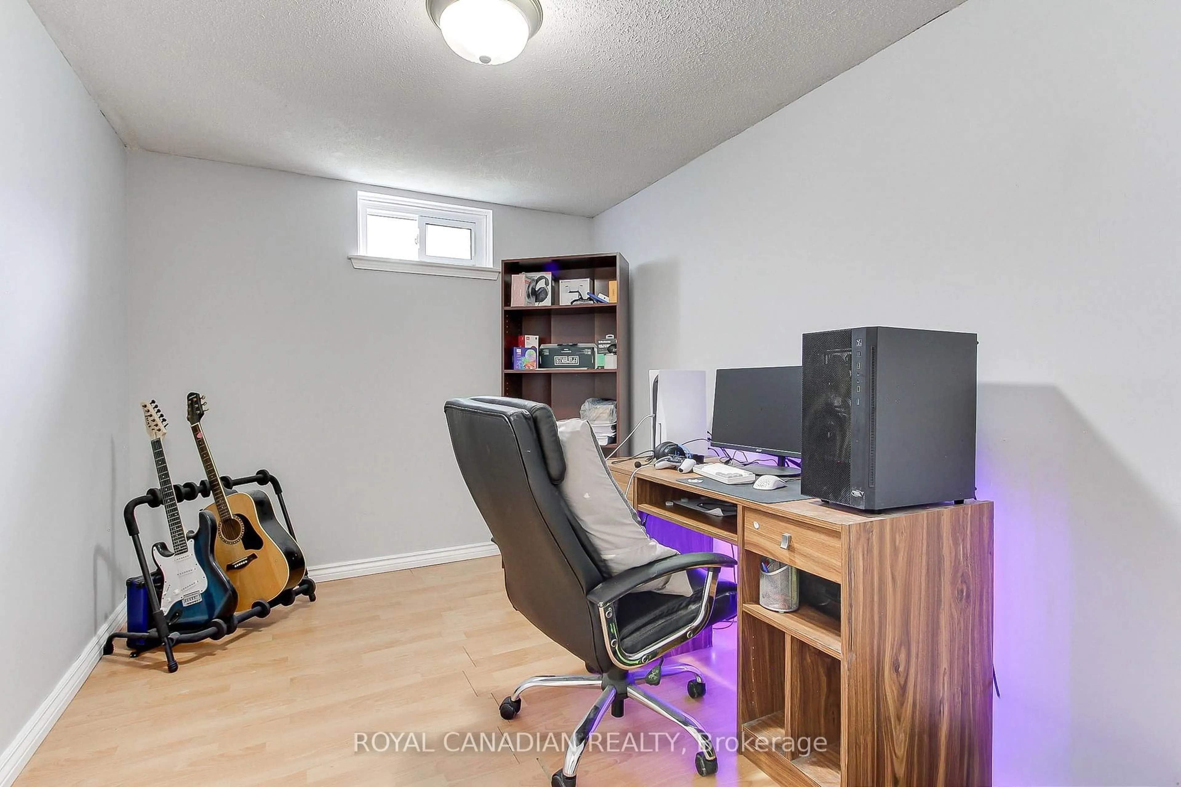 A pic of a room for 46 Austen Lane, Barrie Ontario L4N 5C7