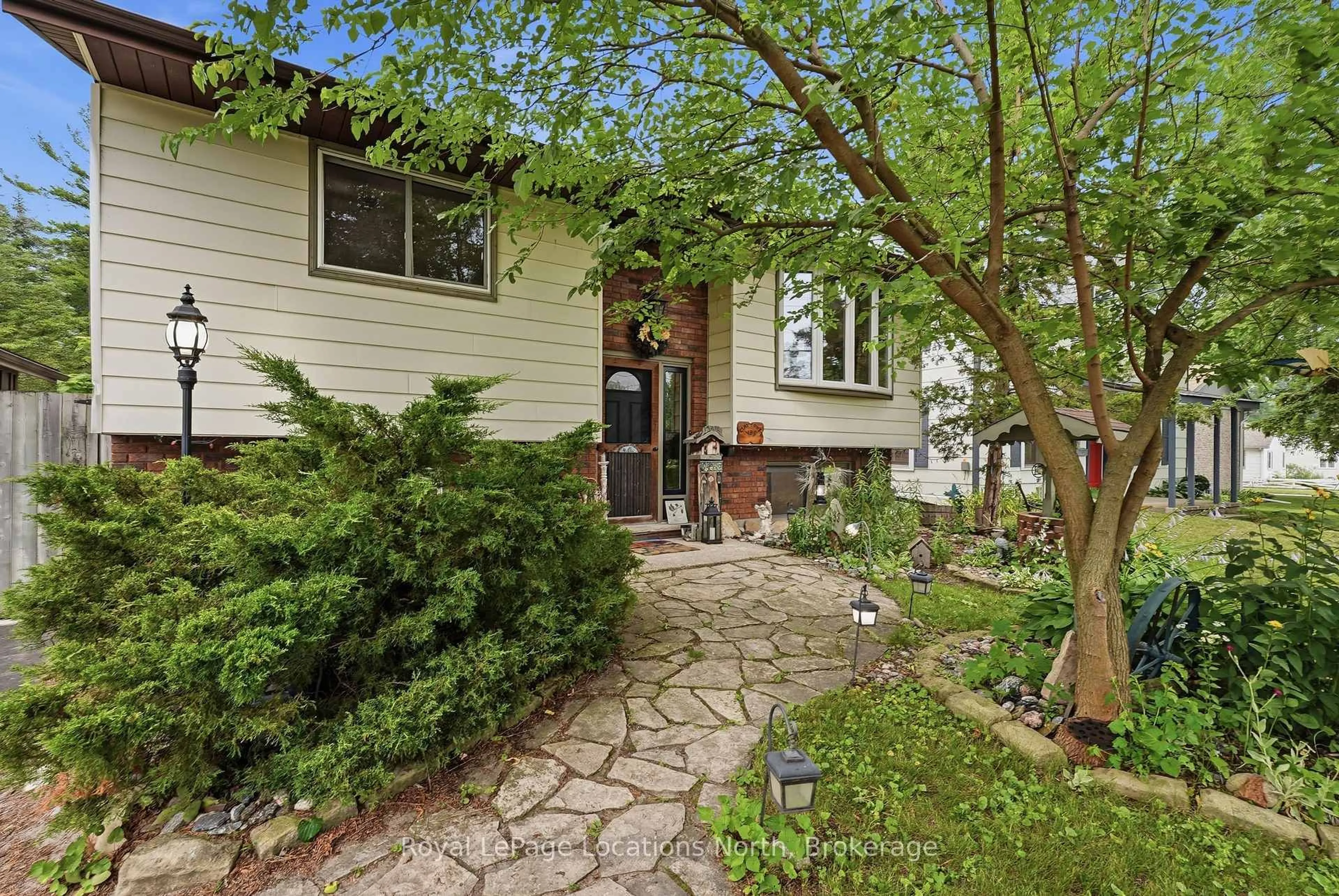 Unknown for 488 Maple St, Collingwood Ontario L9Y 2S5