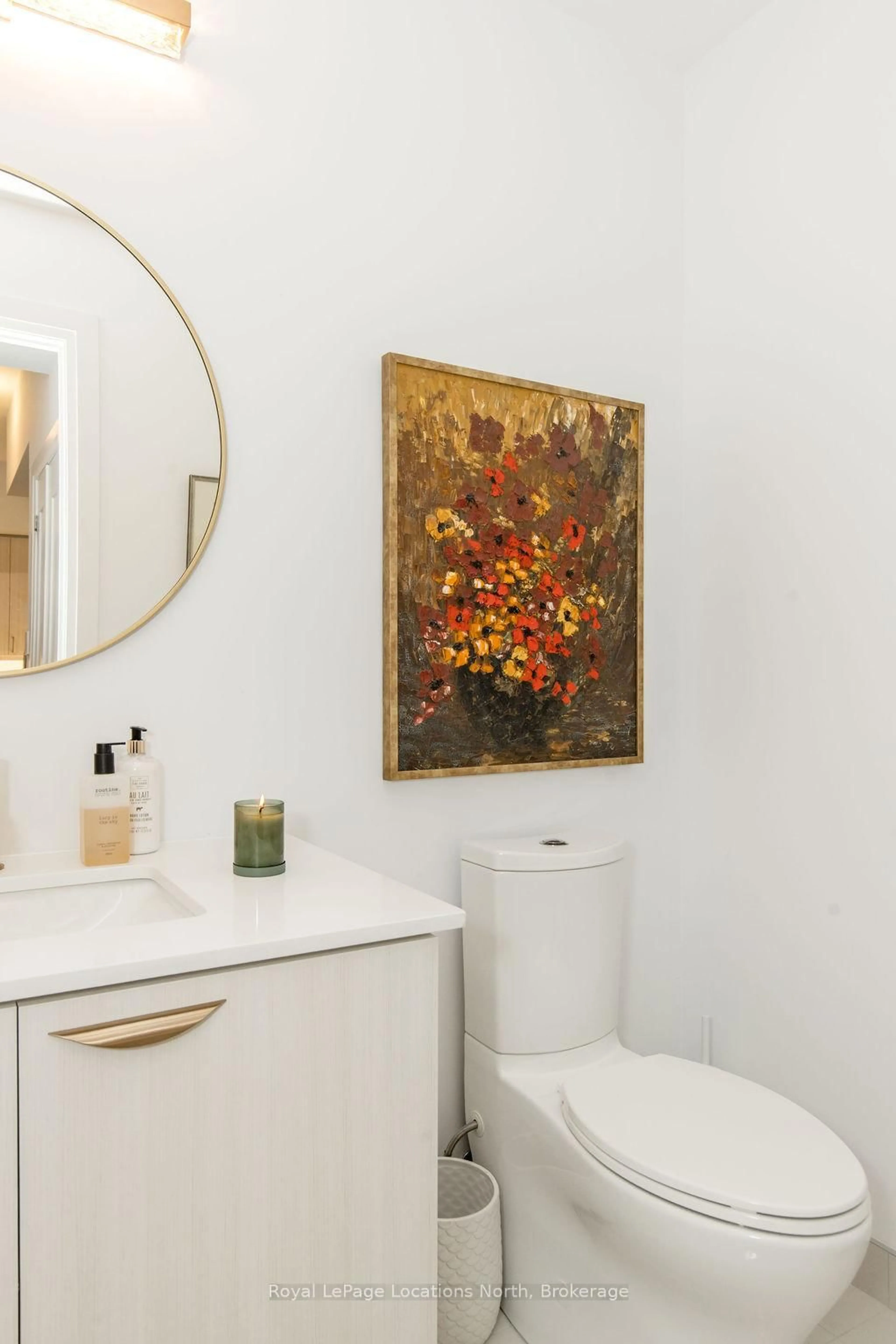 Contemporary bathroom, ceramic/tile floor for 1 Hume St #501, Collingwood Ontario L9Y 0X3