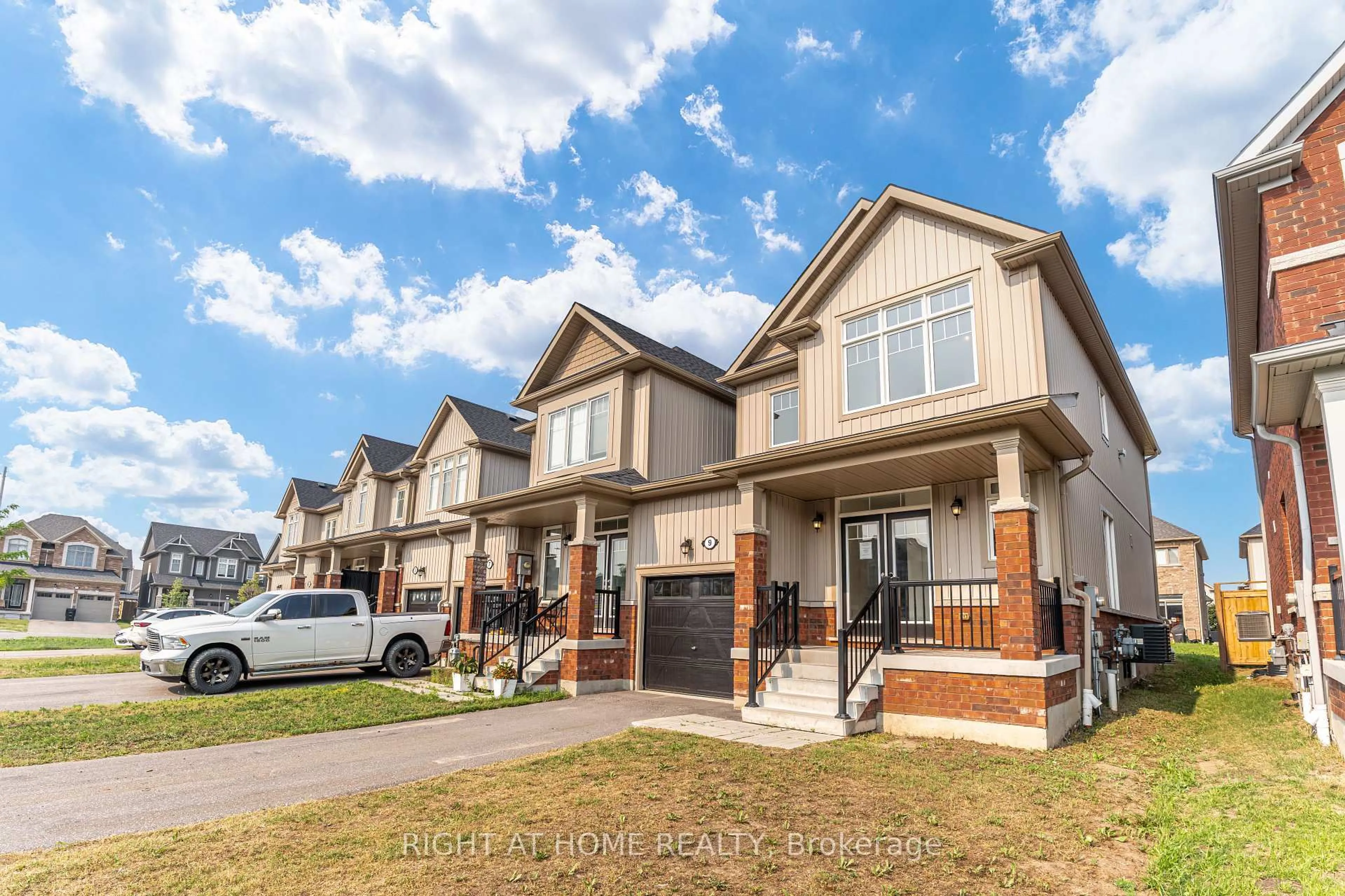 Home with brick exterior material, street for 9 BAILEY St, Collingwood Ontario L9Y 3Y7