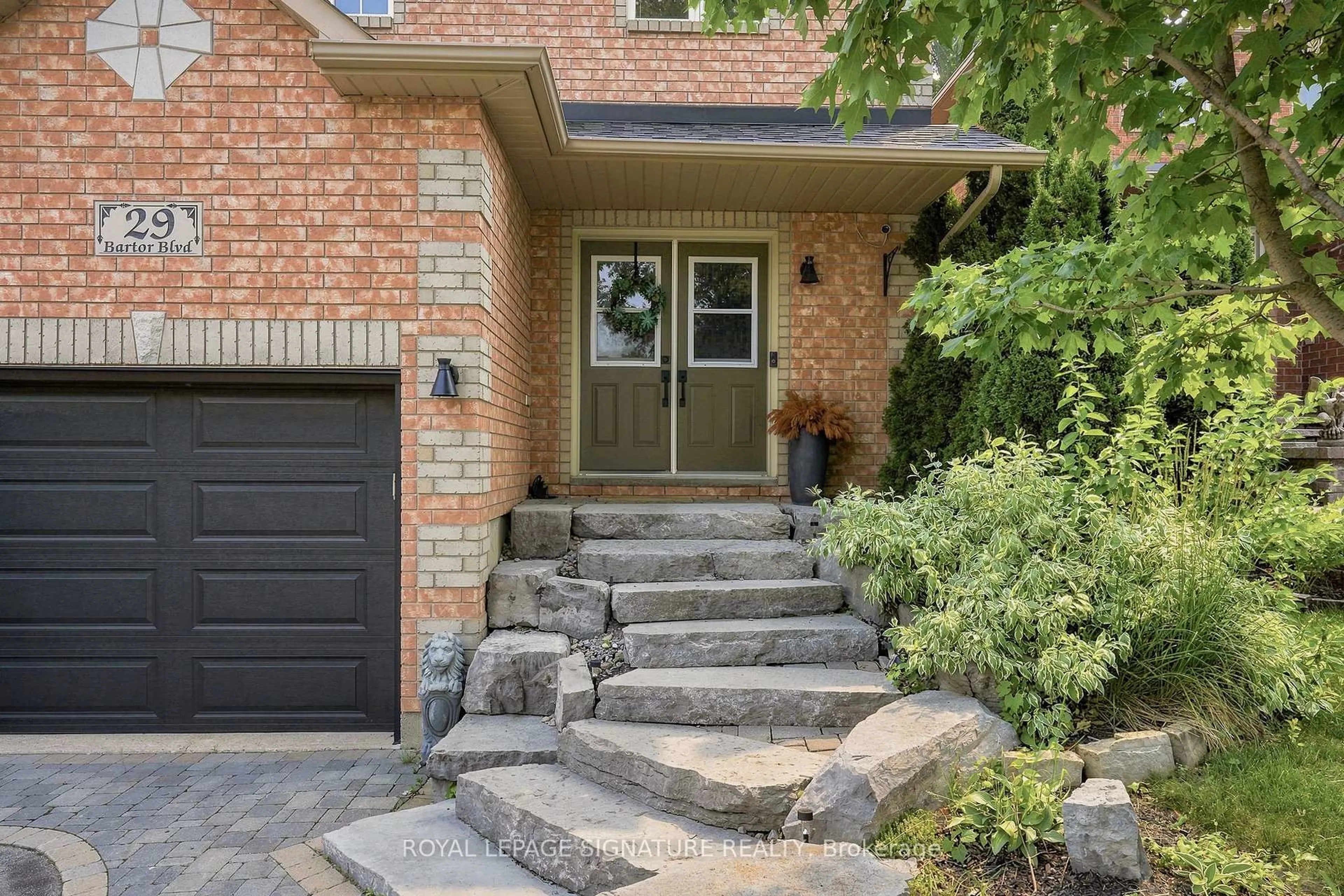 Home with brick exterior material, street for 29 Bartor Blvd, Barrie Ontario L4N 5Y7