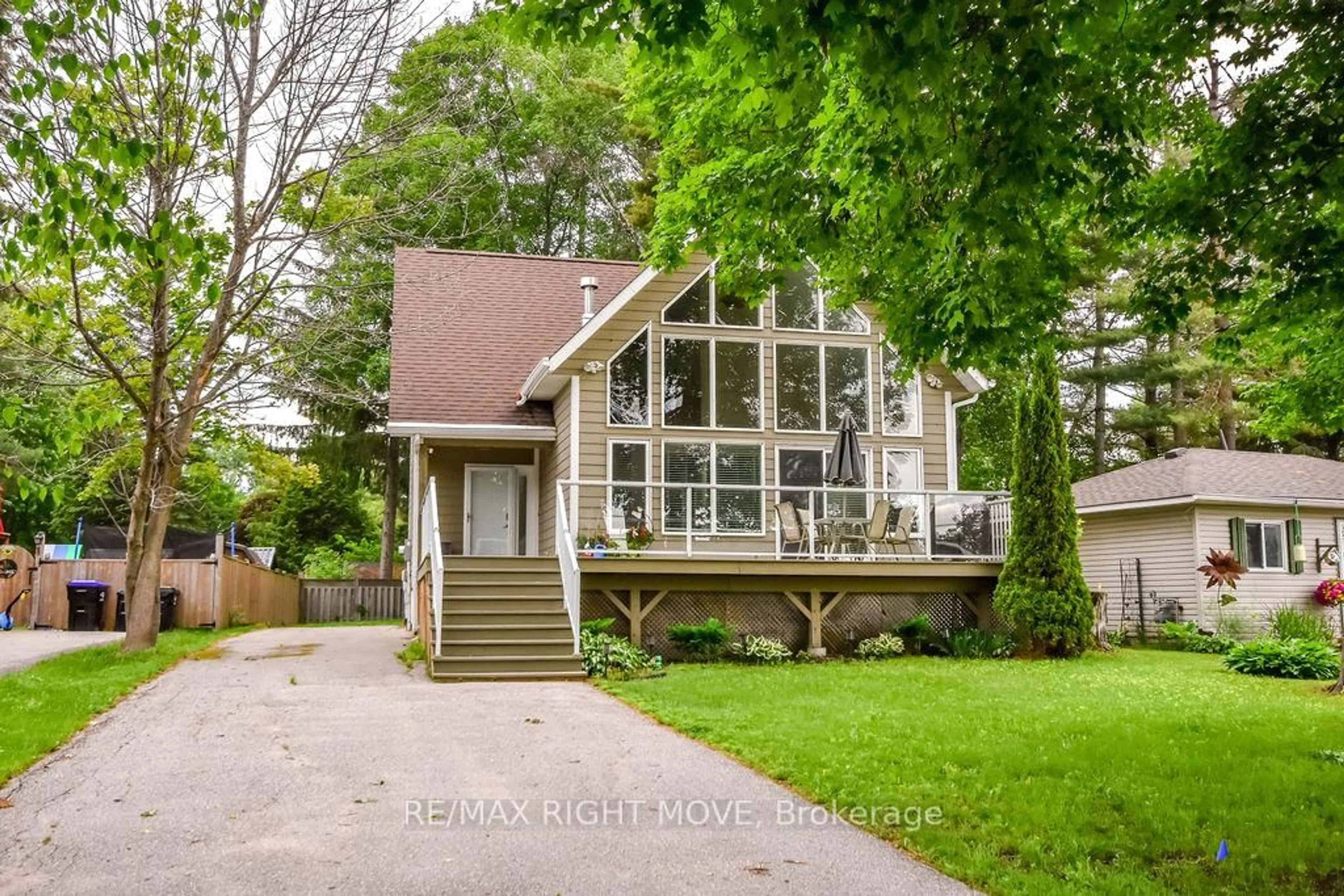 Home with brick exterior material, street for 2956 Lakeside Dr, Severn Ontario L3V 0V9