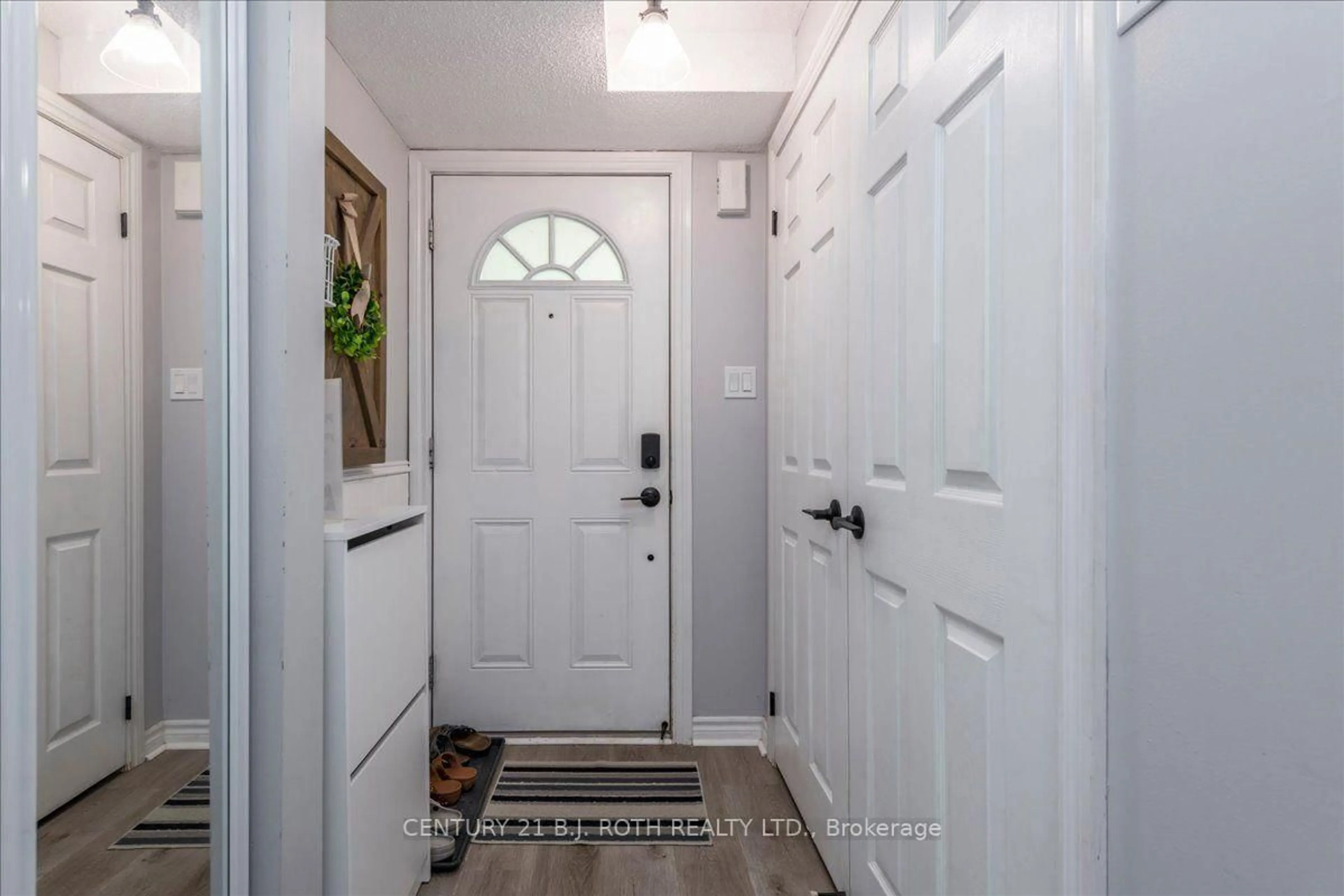 Indoor entryway for 93 Goodwin Dr #5, Barrie Ontario L4N 6K6