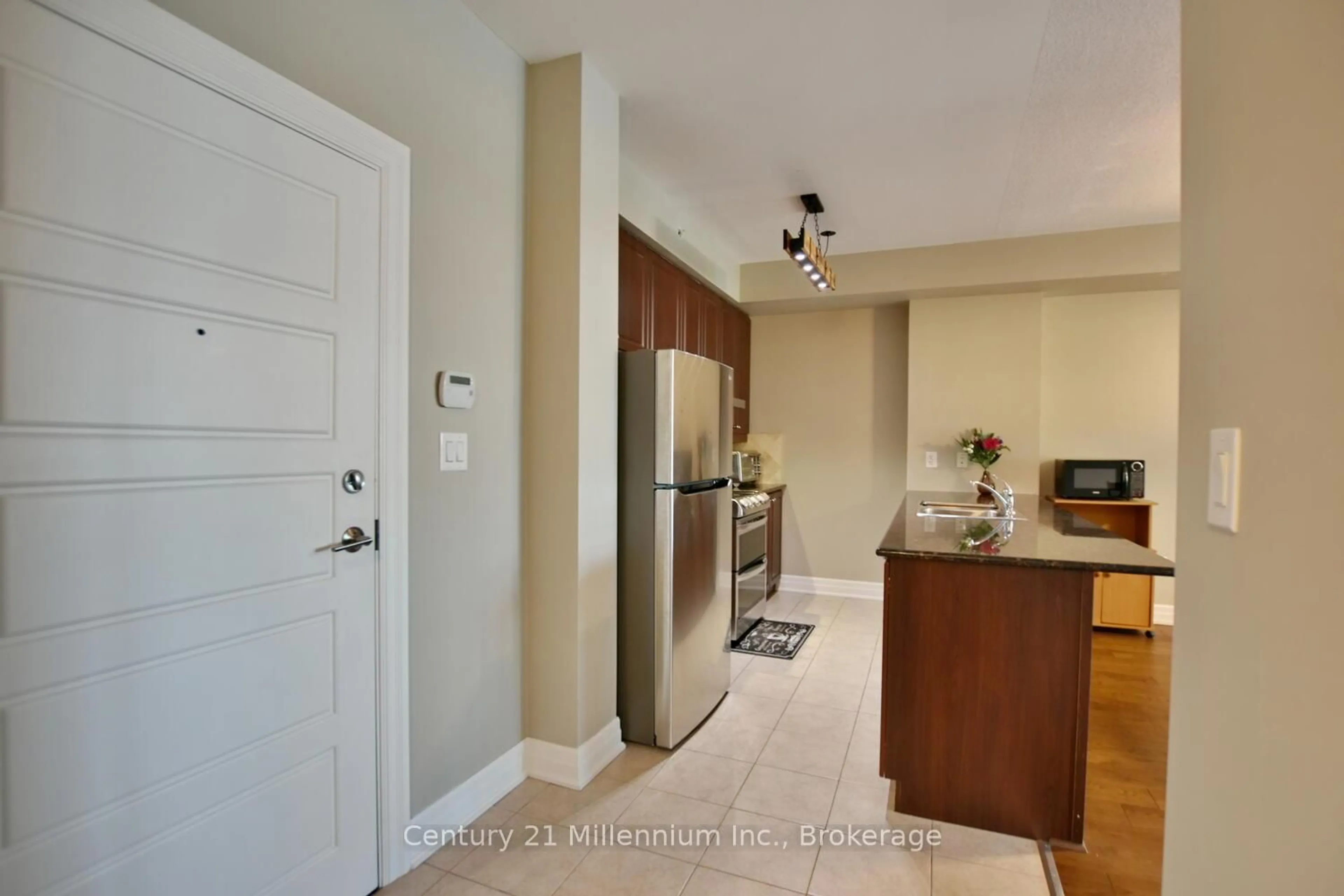Unknown for 1 Shipyard Lane #208, Collingwood Ontario L9Y 0W2