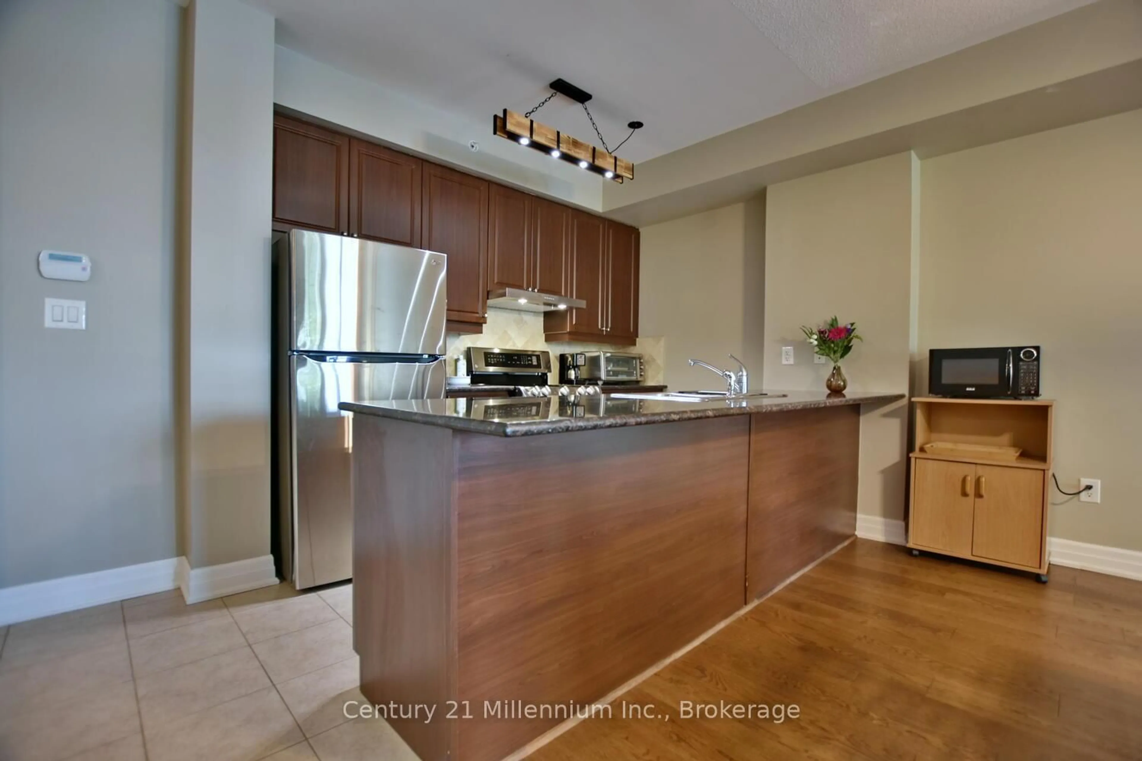 Open concept kitchen, unknown for 1 Shipyard Lane #208, Collingwood Ontario L9Y 0W2