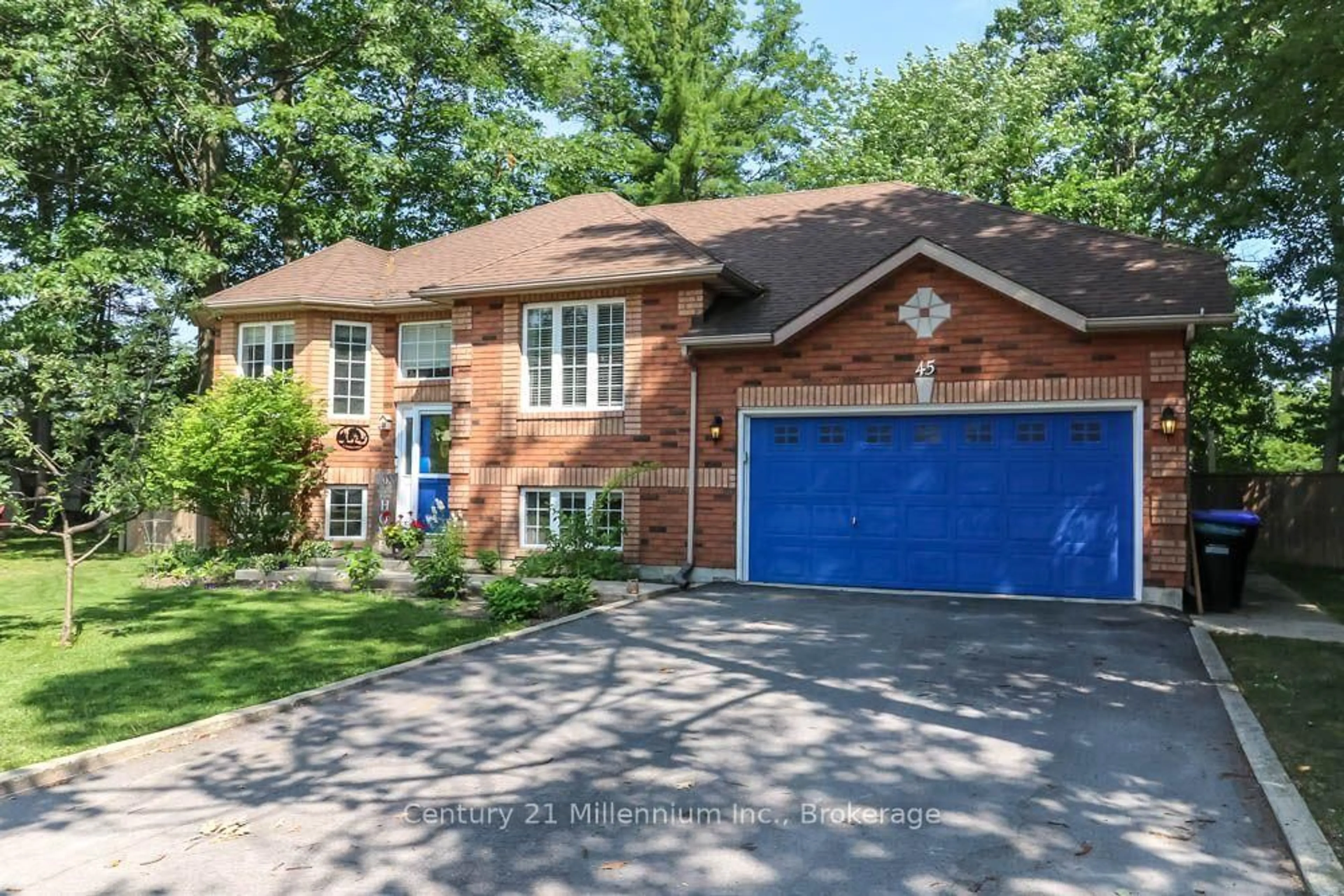 Home with brick exterior material, street for 45 Fatima Crt, Wasaga Beach Ontario L9Z 1K9