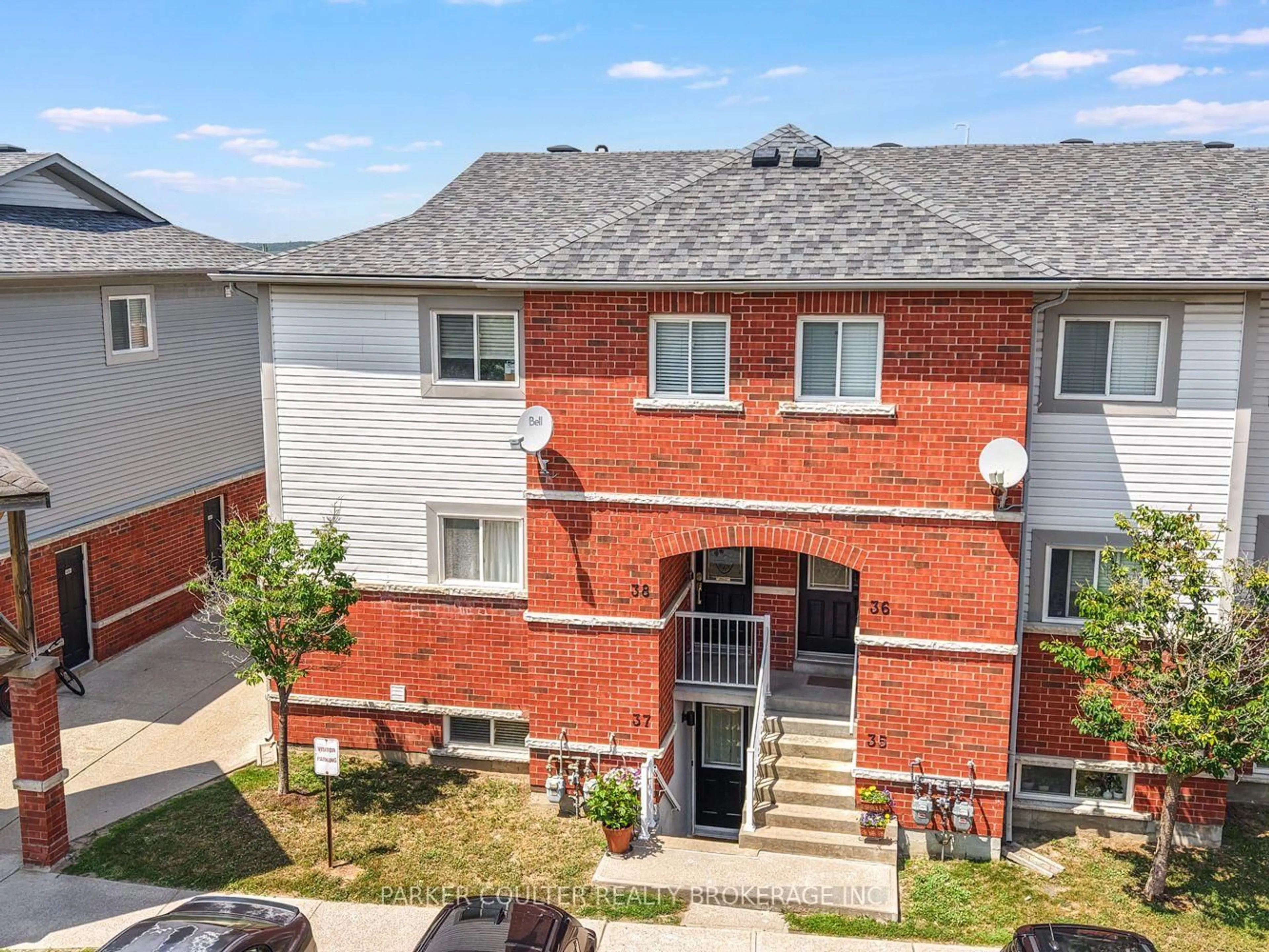 A pic from outside/outdoor area/front of a property/back of a property/a pic from drone, street for 241 Ferndale Dr #37, Barrie Ontario L4N 0T6